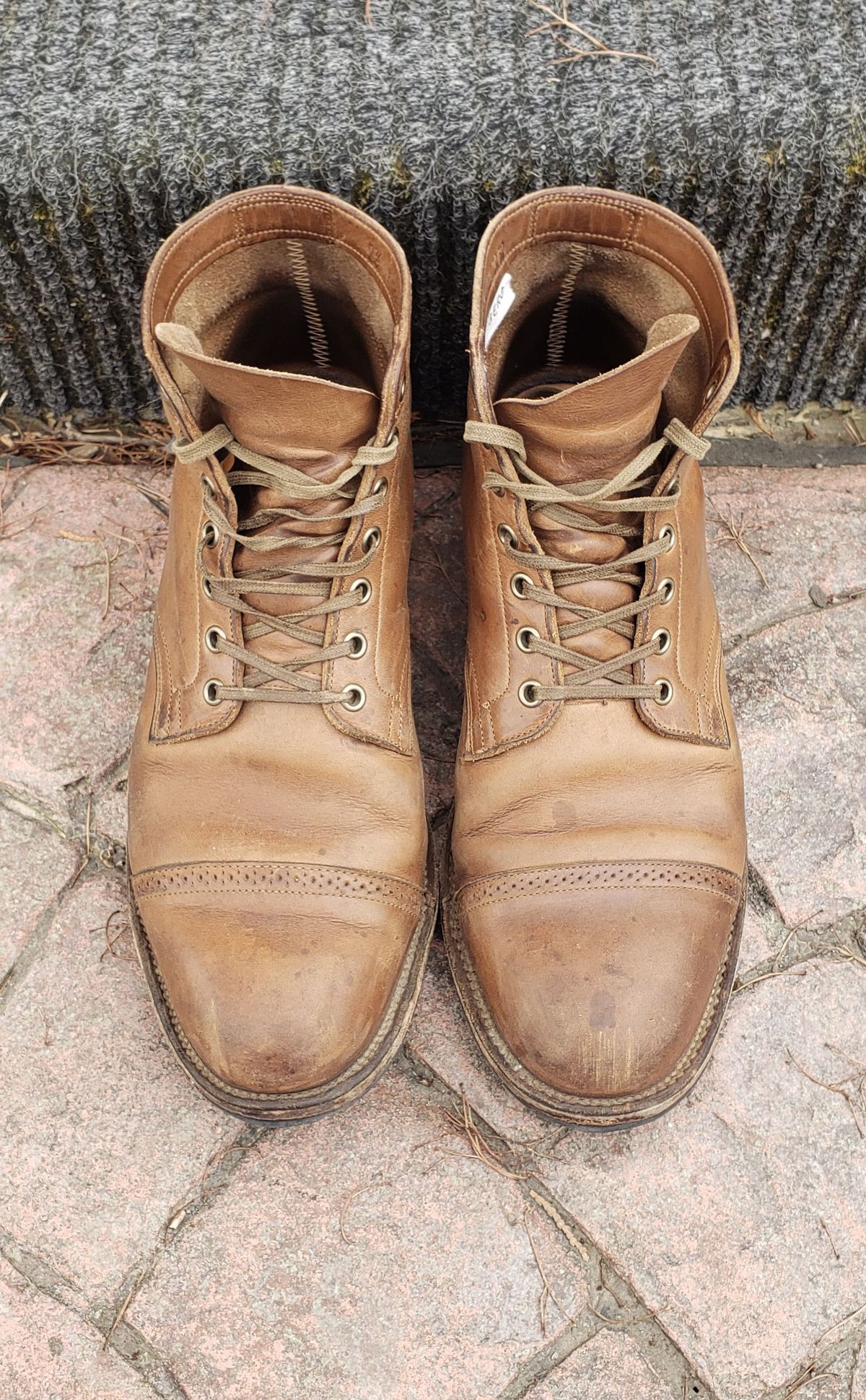 Photo by patinathunderdome on May 6, 2022 of the Viberg Service Boot in Horween Natural Chromexcel.