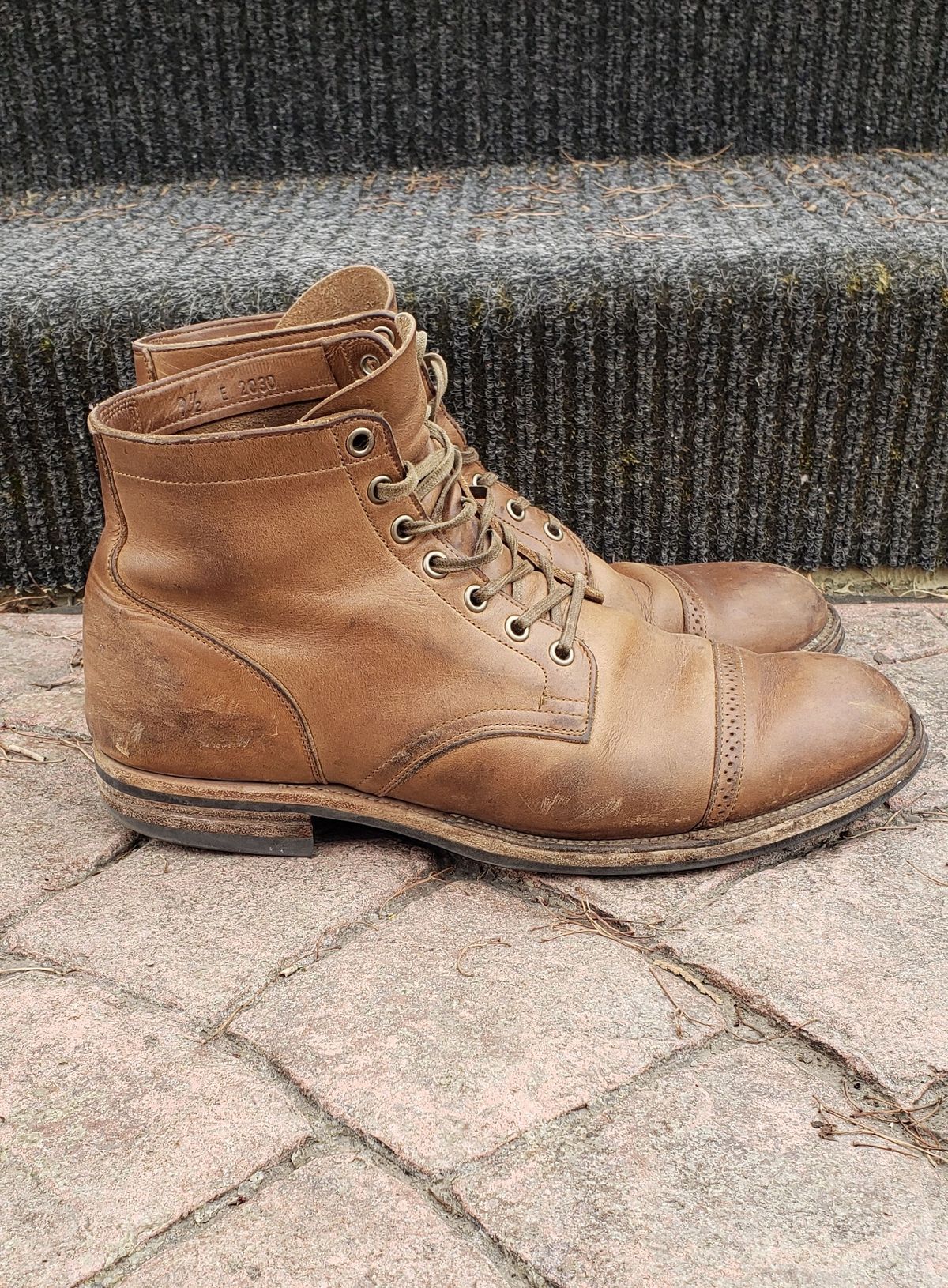 Photo by patinathunderdome on May 6, 2022 of the Viberg Service Boot in Horween Natural Chromexcel.