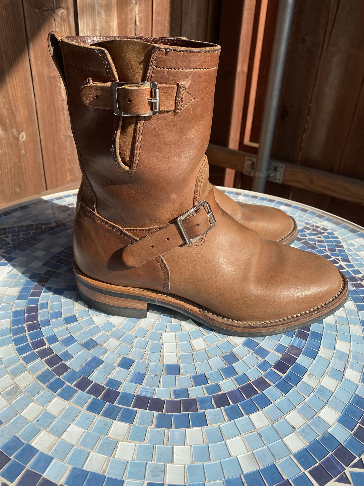 Photo by patinathunderdome on December 4, 2021 of the Viberg Engineer in Horween Crust Horsebutt.
