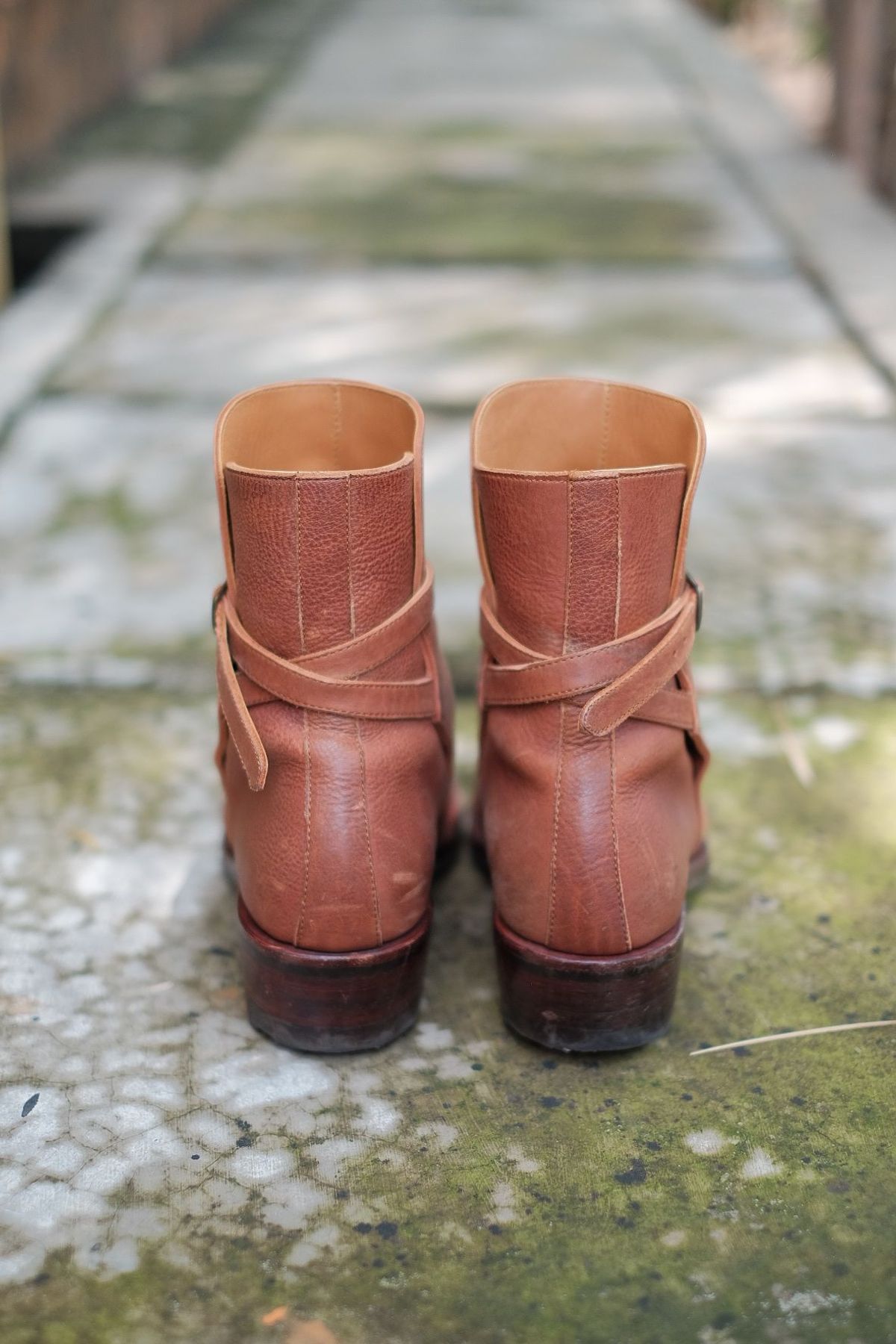 Photo by patinathunderdome on January 6, 2022 of the Benzein Jodhpur Boots in Shinki Red Brown Oiled Horsebutt.