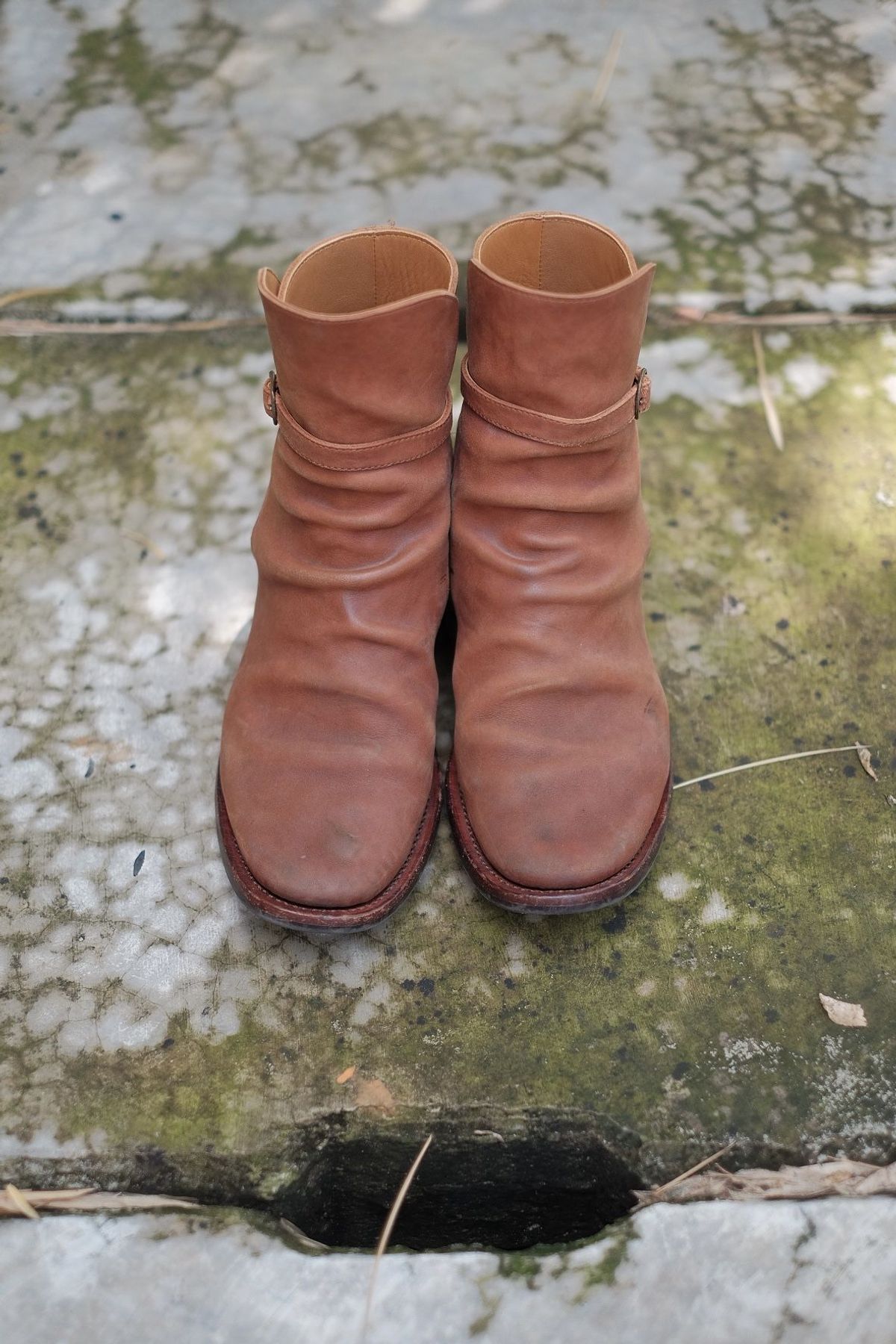 Photo by patinathunderdome on January 6, 2022 of the Benzein Jodhpur Boots in Shinki Red Brown Oiled Horsebutt.