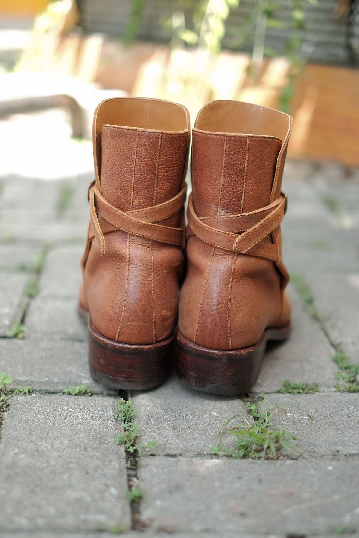 Photo by patinathunderdome on May 6, 2022 of the Benzein Jodhpur Boots in Shinki Red Brown Oiled Horsebutt.