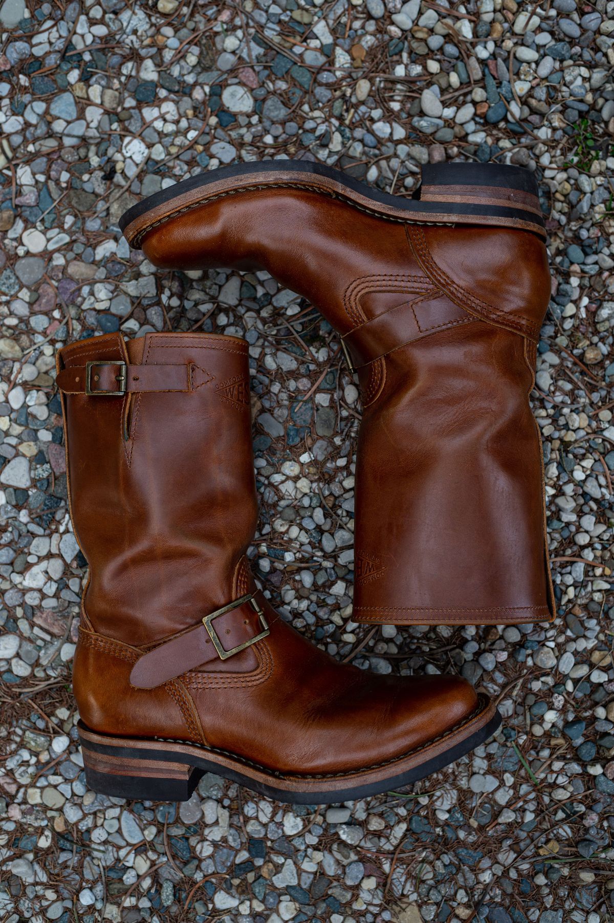 Photo by patinathunderdome on April 6, 2022 of the Wesco Boss Engineer Boot in Seidel British Tan Domain.