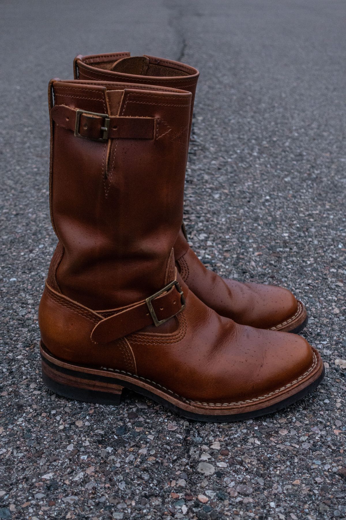 Photo by patinathunderdome on May 6, 2022 of the Wesco Boss Engineer Boot in Seidel British Tan Domain.