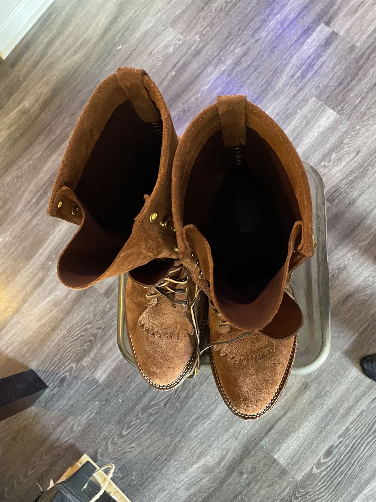 Photo by patinathunderdome on October 1, 2021 of the Wesco Packer in Seidel Brown Oil Tan Roughout.
