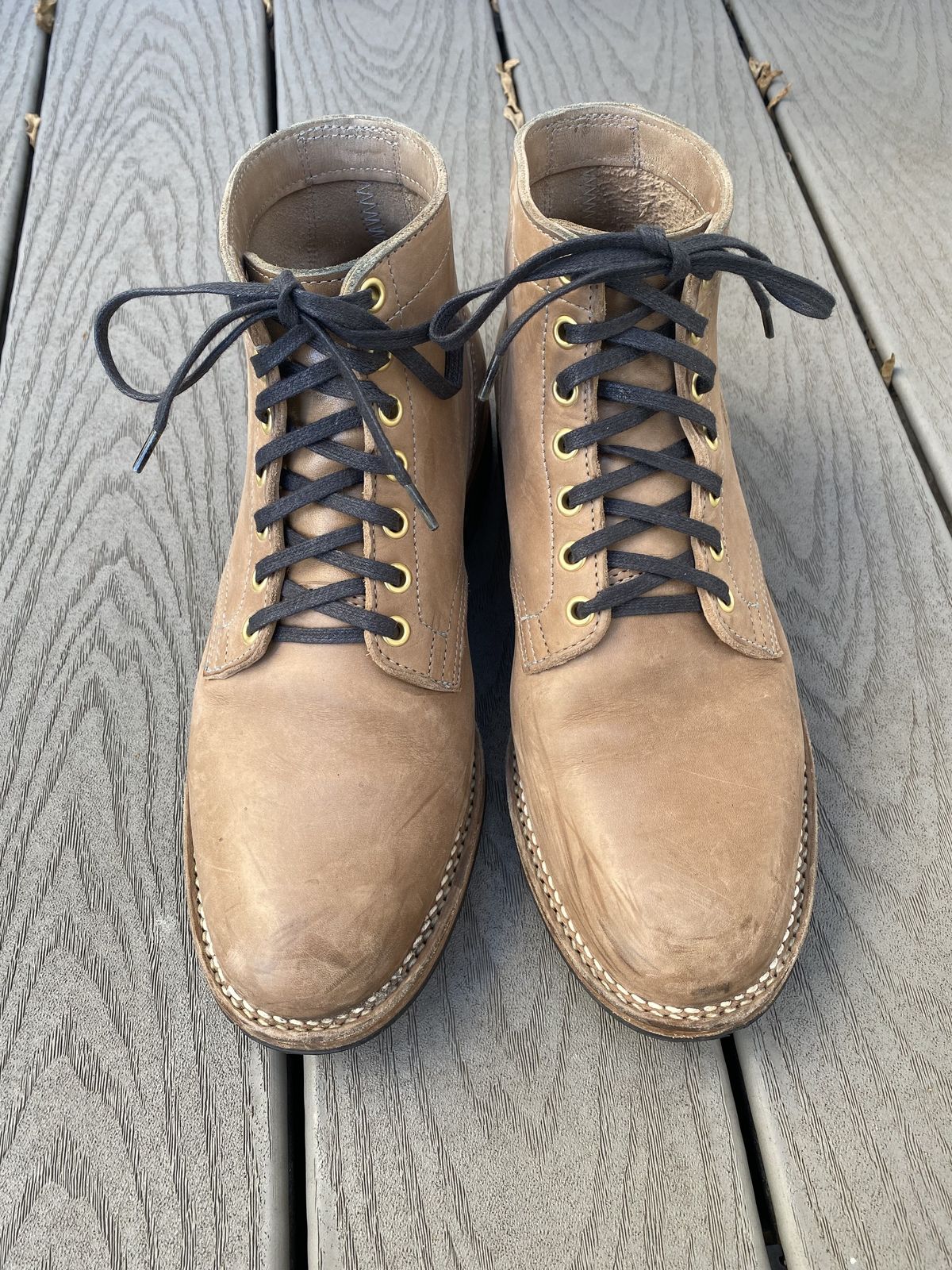 Photo by patinathunderdome on January 6, 2022 of the Viberg Service Boot in Maryam Light Grey Horsebutt.