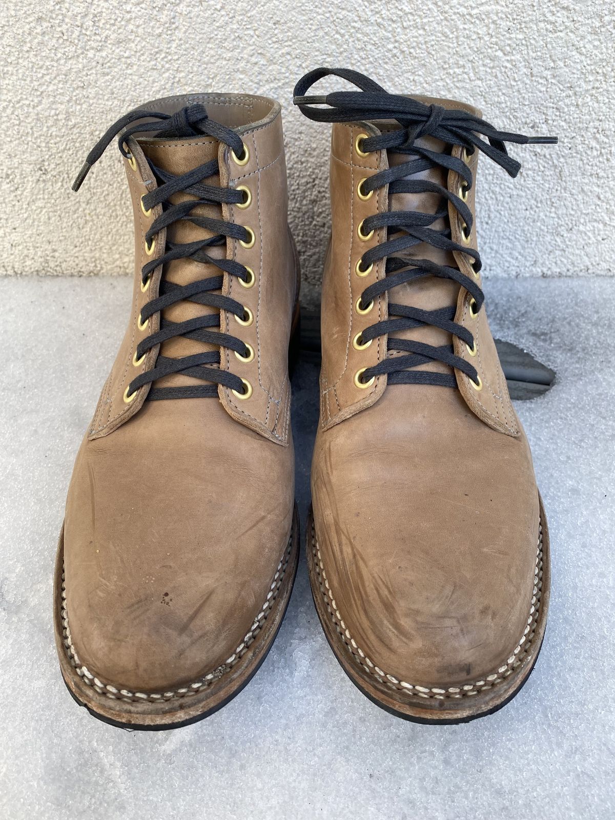 Photo by patinathunderdome on February 6, 2022 of the Viberg Service Boot in Maryam Light Grey Horsebutt.