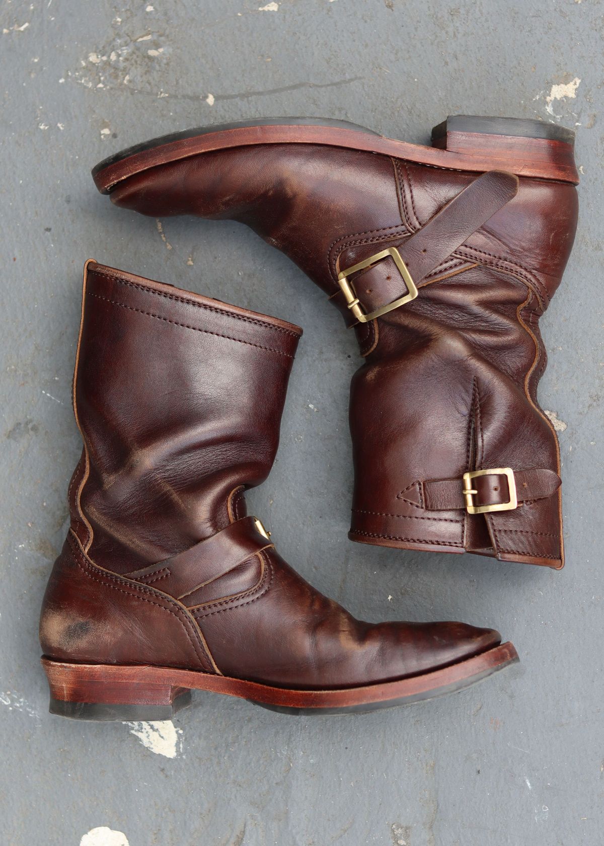 Photo by patinathunderdome on December 4, 2021 of the Benzein The Keeper 'Type 2' Engineer Boot in Horween Brown Chromexcel Horsehide.