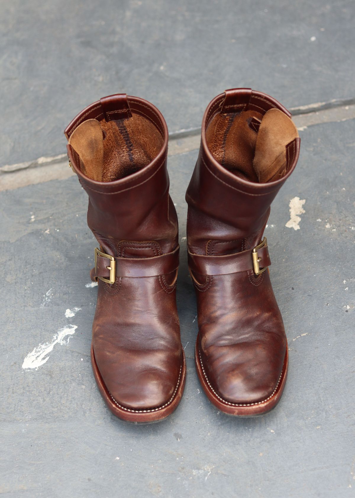 Photo by patinathunderdome on December 4, 2021 of the Benzein The Keeper 'Type 2' Engineer Boot in Horween Brown Chromexcel Horsehide.