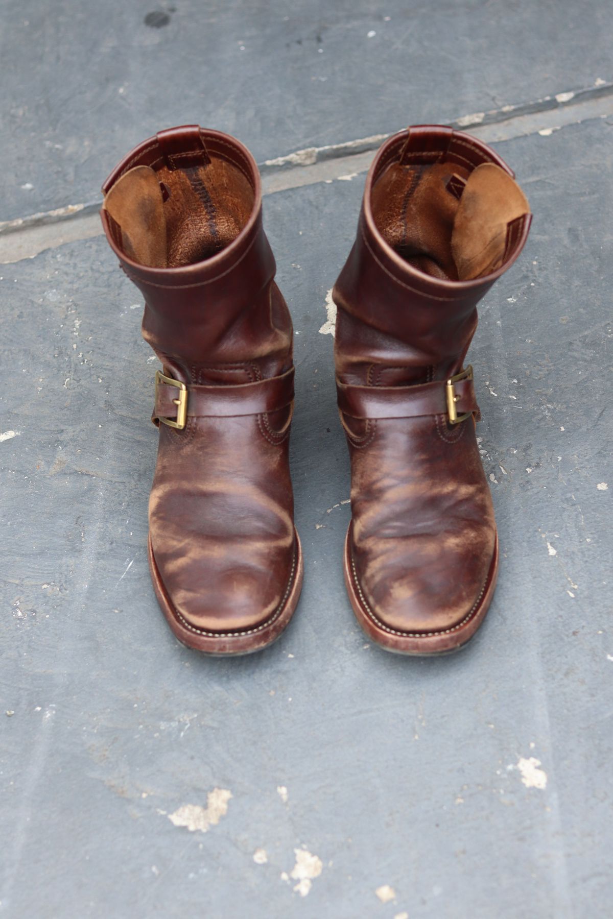 Photo by patinathunderdome on January 3, 2022 of the Benzein The Keeper 'Type 2' Engineer Boot in Horween Brown Chromexcel Horsehide.