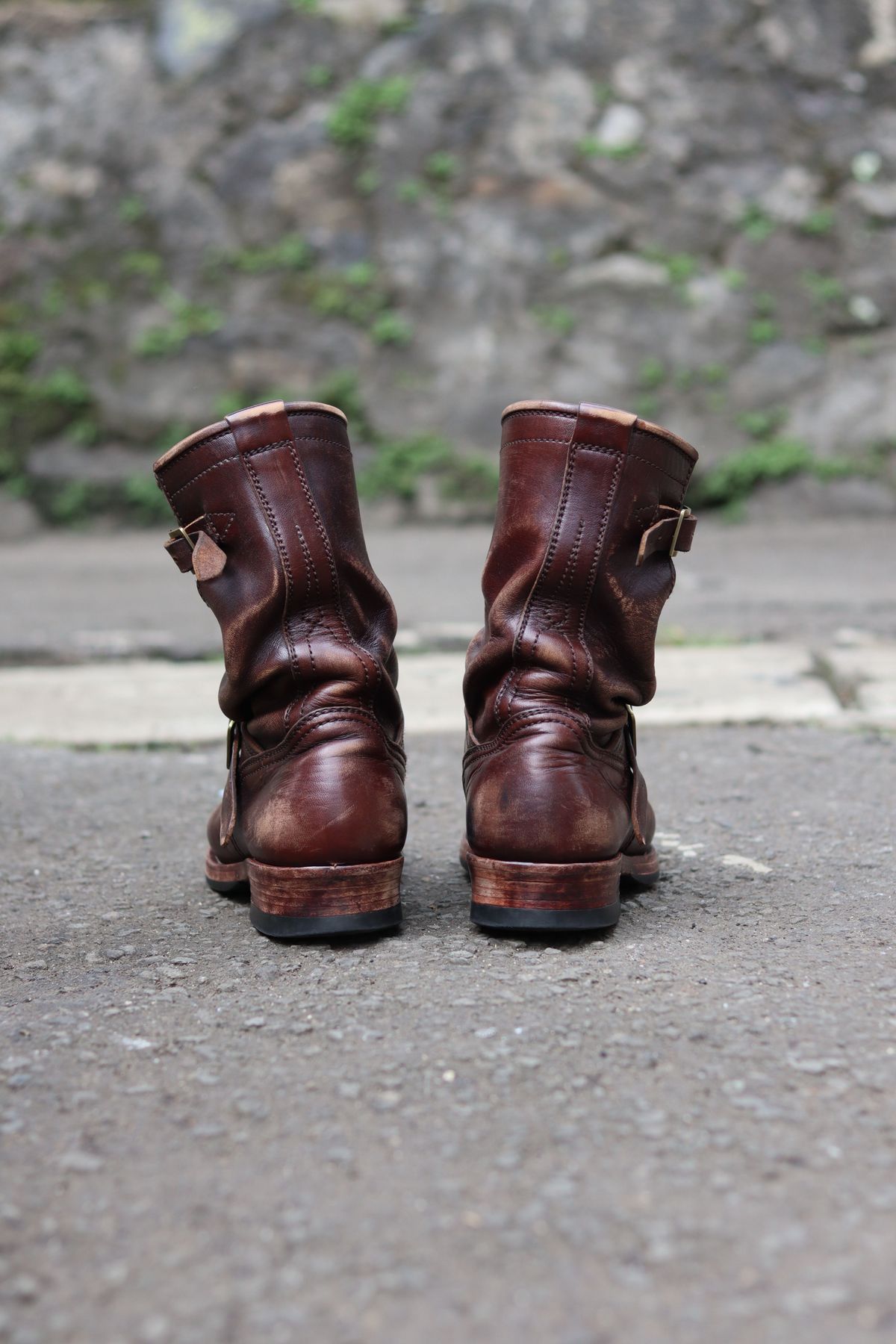 Photo by patinathunderdome on February 2, 2022 of the Benzein The Keeper 'Type 2' Engineer Boot in Horween Brown Chromexcel Horsehide.