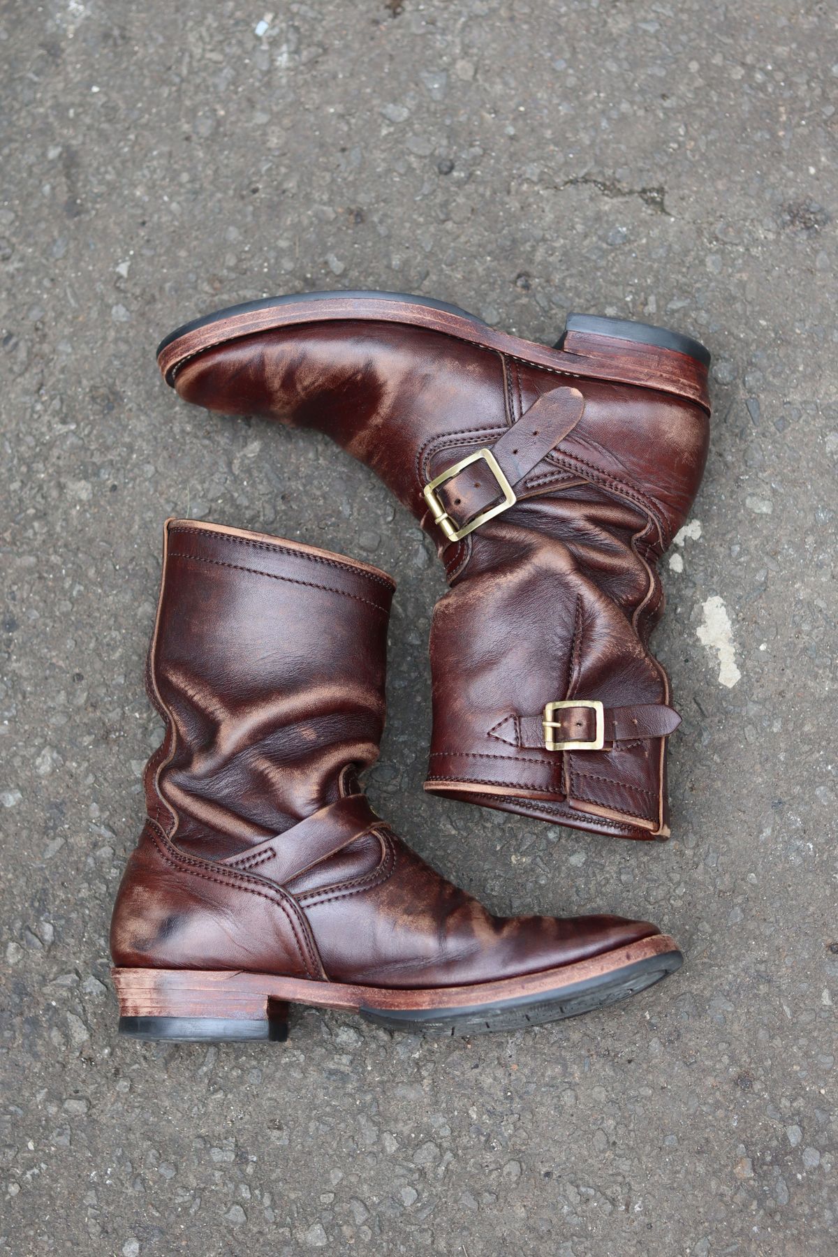 Photo by patinathunderdome on February 2, 2022 of the Benzein The Keeper 'Type 2' Engineer Boot in Horween Brown Chromexcel Horsehide.