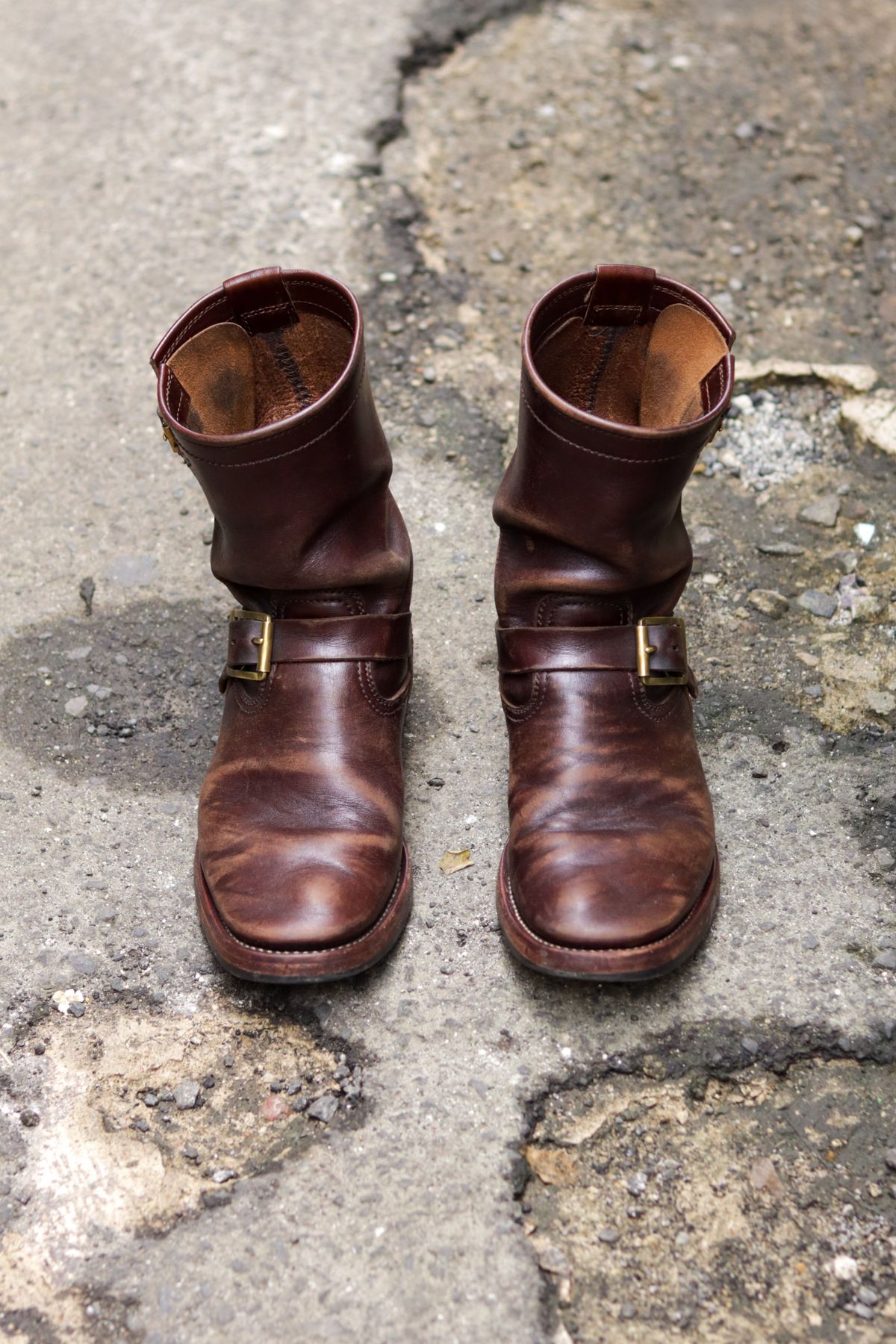 Photo by patinathunderdome on March 3, 2022 of the Benzein The Keeper 'Type 2' Engineer Boot in Horween Brown Chromexcel Horsehide.