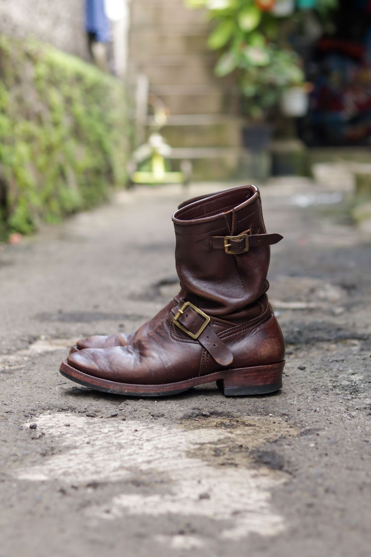 Photo by patinathunderdome on March 3, 2022 of the Benzein The Keeper 'Type 2' Engineer Boot in Horween Brown Chromexcel Horsehide.