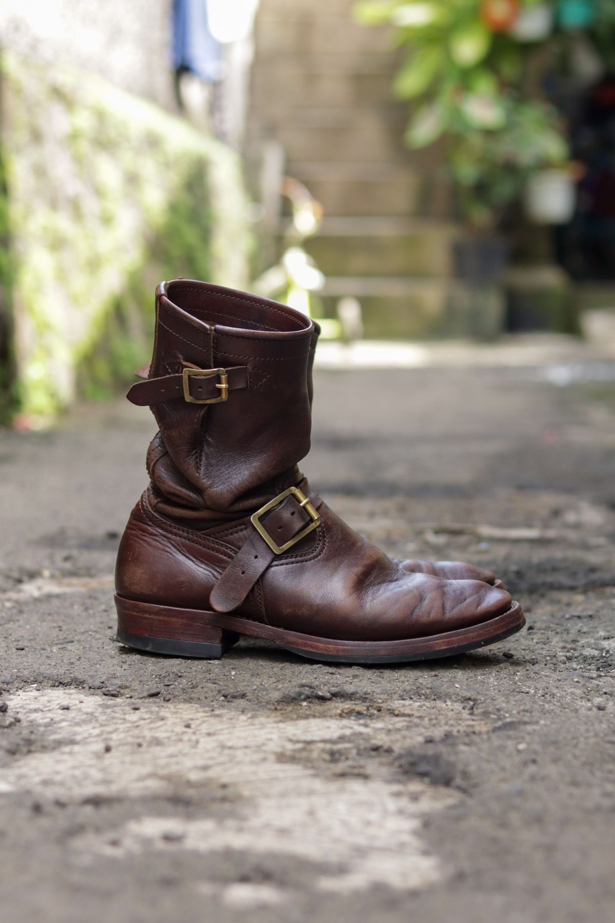 Photo by patinathunderdome on March 3, 2022 of the Benzein The Keeper 'Type 2' Engineer Boot in Horween Brown Chromexcel Horsehide.