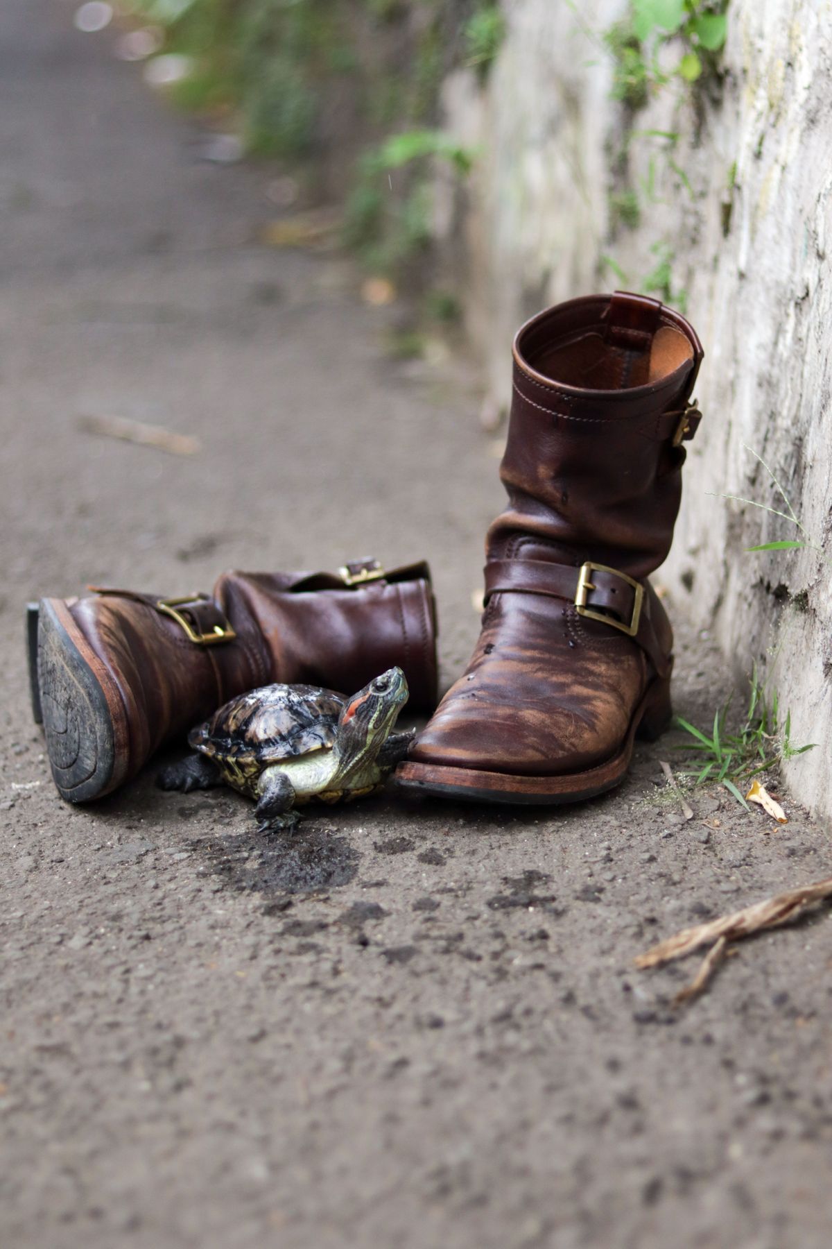 Photo by patinathunderdome on April 3, 2022 of the Benzein The Keeper 'Type 2' Engineer Boot in Horween Brown Chromexcel Horsehide.