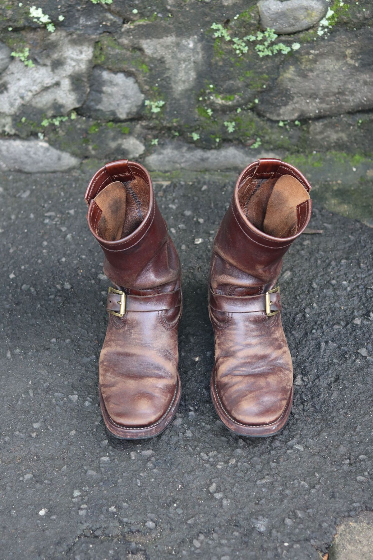 Photo by patinathunderdome on May 3, 2022 of the Benzein The Keeper 'Type 2' Engineer Boot in Horween Brown Chromexcel Horsehide.