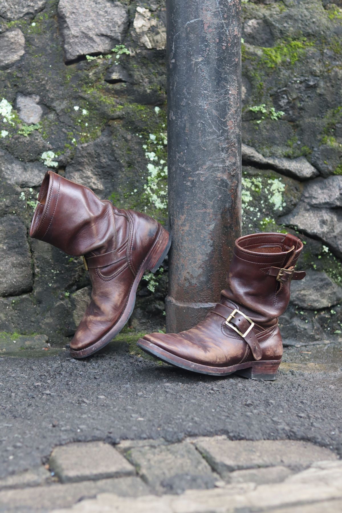 Photo by patinathunderdome on May 3, 2022 of the Benzein The Keeper 'Type 2' Engineer Boot in Horween Brown Chromexcel Horsehide.