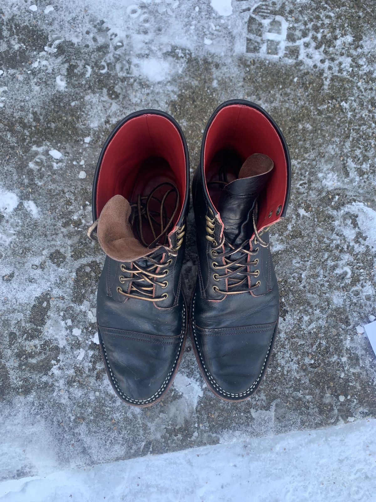 Photo by patinathunderdome on January 2, 2022 of the Benzein Kanon Boot in Shinki Black Latigo Teacore Horsehide.