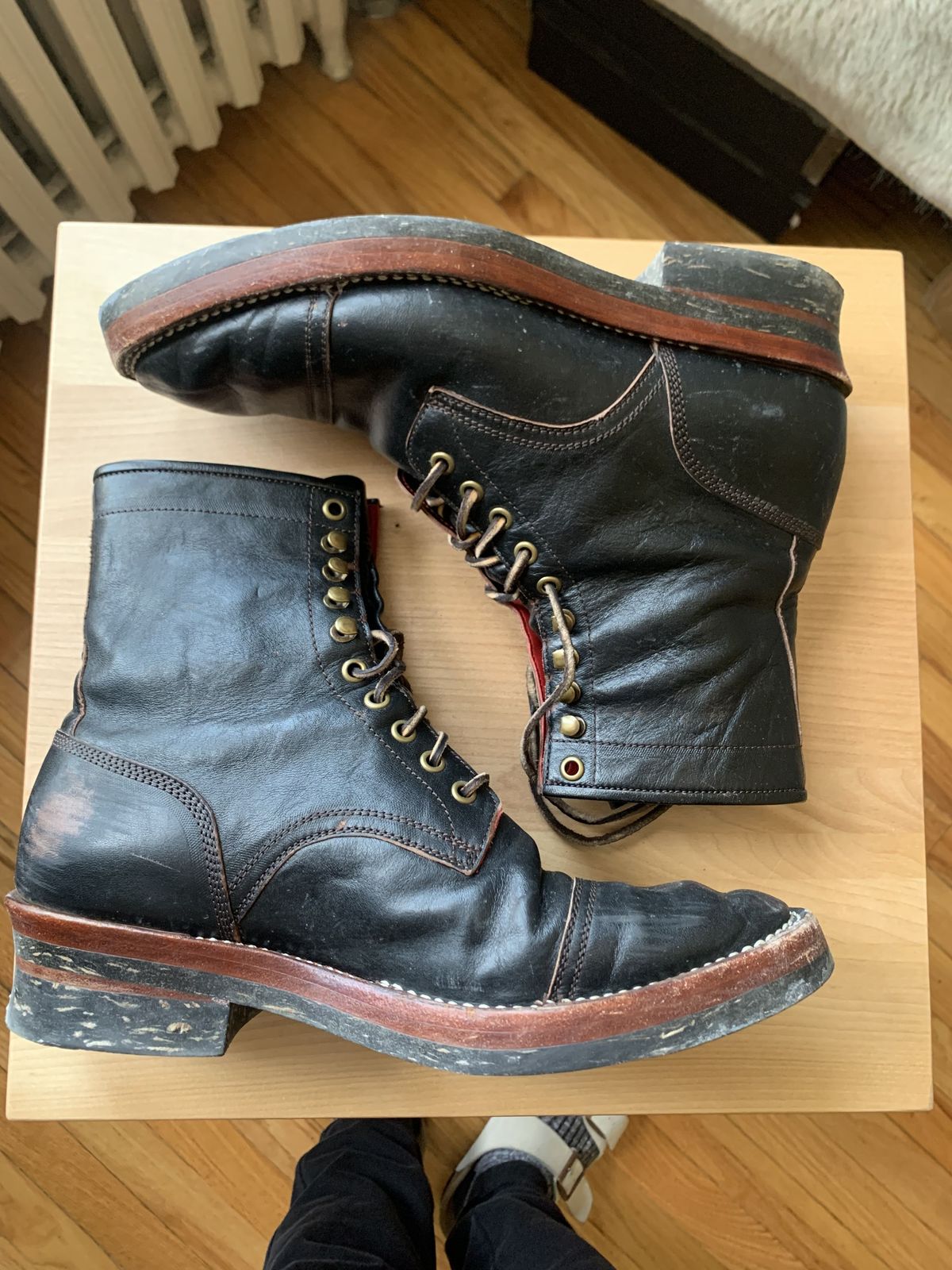 Photo by patinathunderdome on March 3, 2022 of the Benzein Kanon Boot in Shinki Black Latigo Teacore Horsehide.