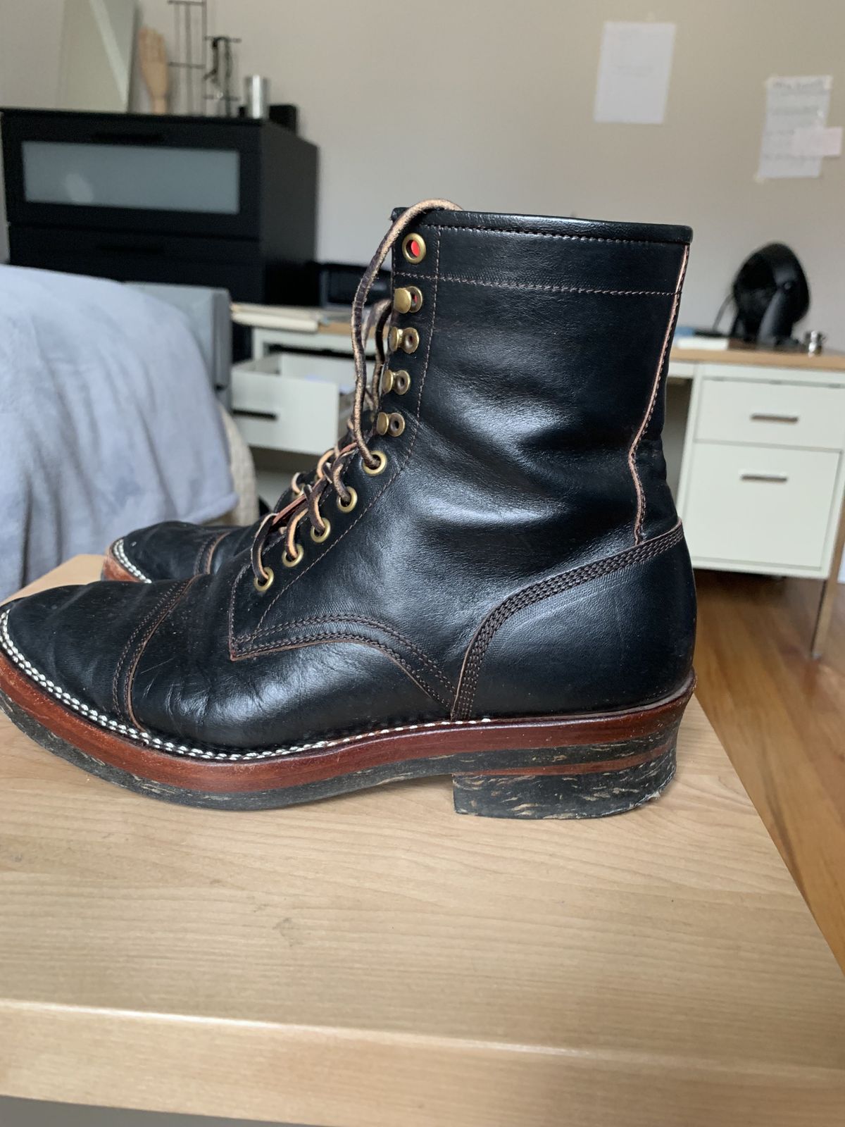 Photo by patinathunderdome on April 4, 2022 of the Benzein Kanon Boot in Shinki Black Latigo Teacore Horsehide.