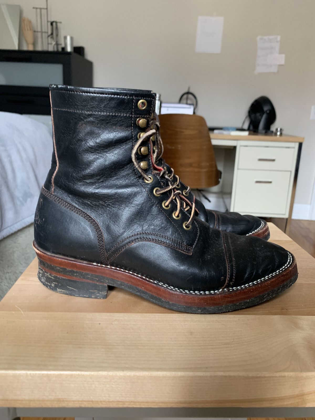 Photo by patinathunderdome on April 4, 2022 of the Benzein Kanon Boot in Shinki Black Latigo Teacore Horsehide.