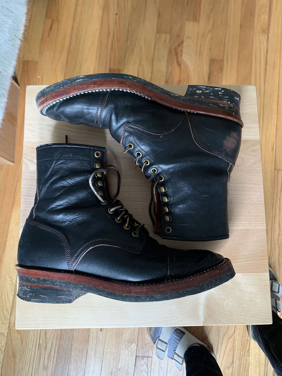 Photo by patinathunderdome on April 4, 2022 of the Benzein Kanon Boot in Shinki Black Latigo Teacore Horsehide.