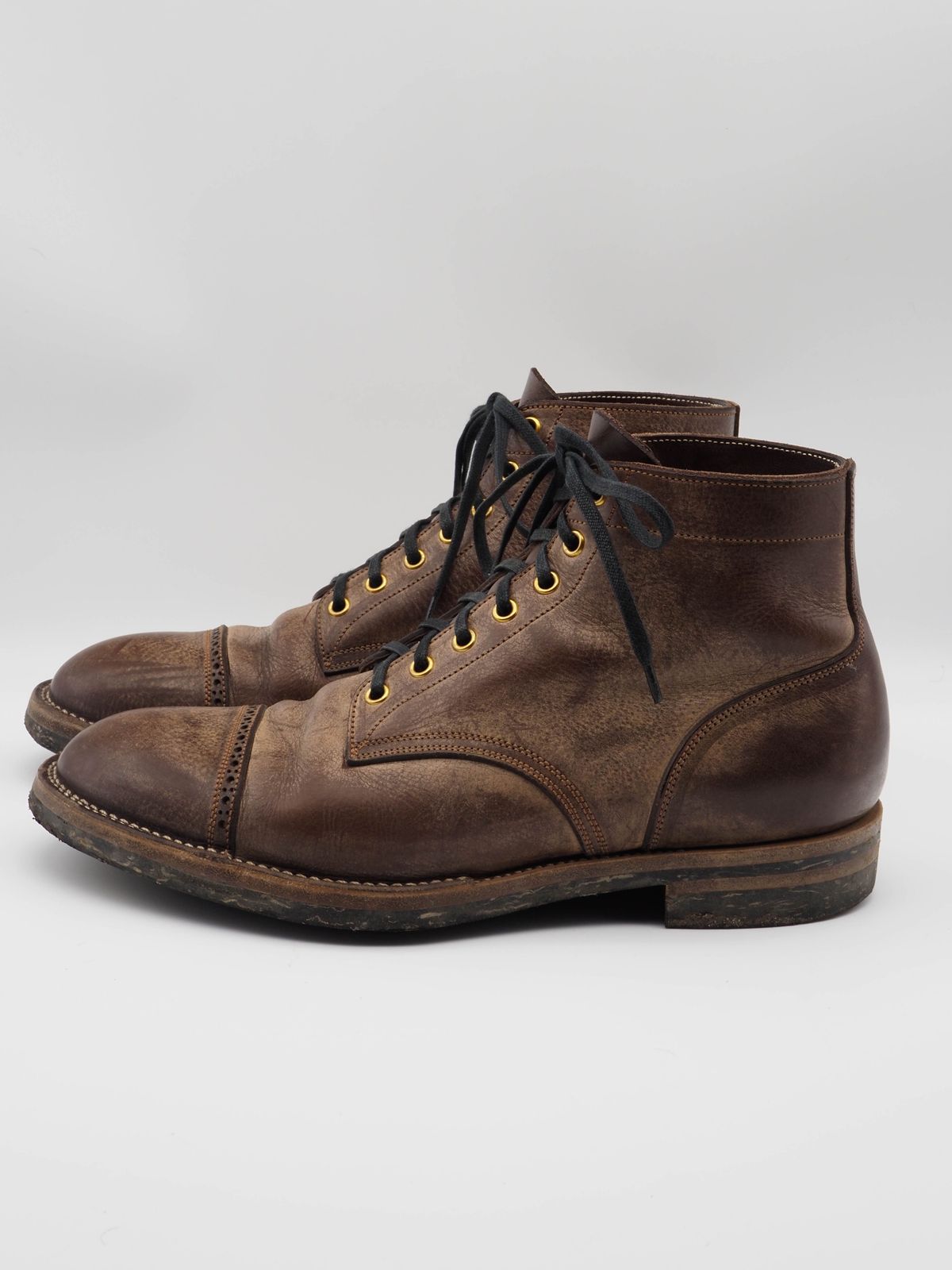 Photo by patinathunderdome on November 5, 2021 of the Iron Boots Devil Dog in Coffee Brown Italy Waxed Bullhide.