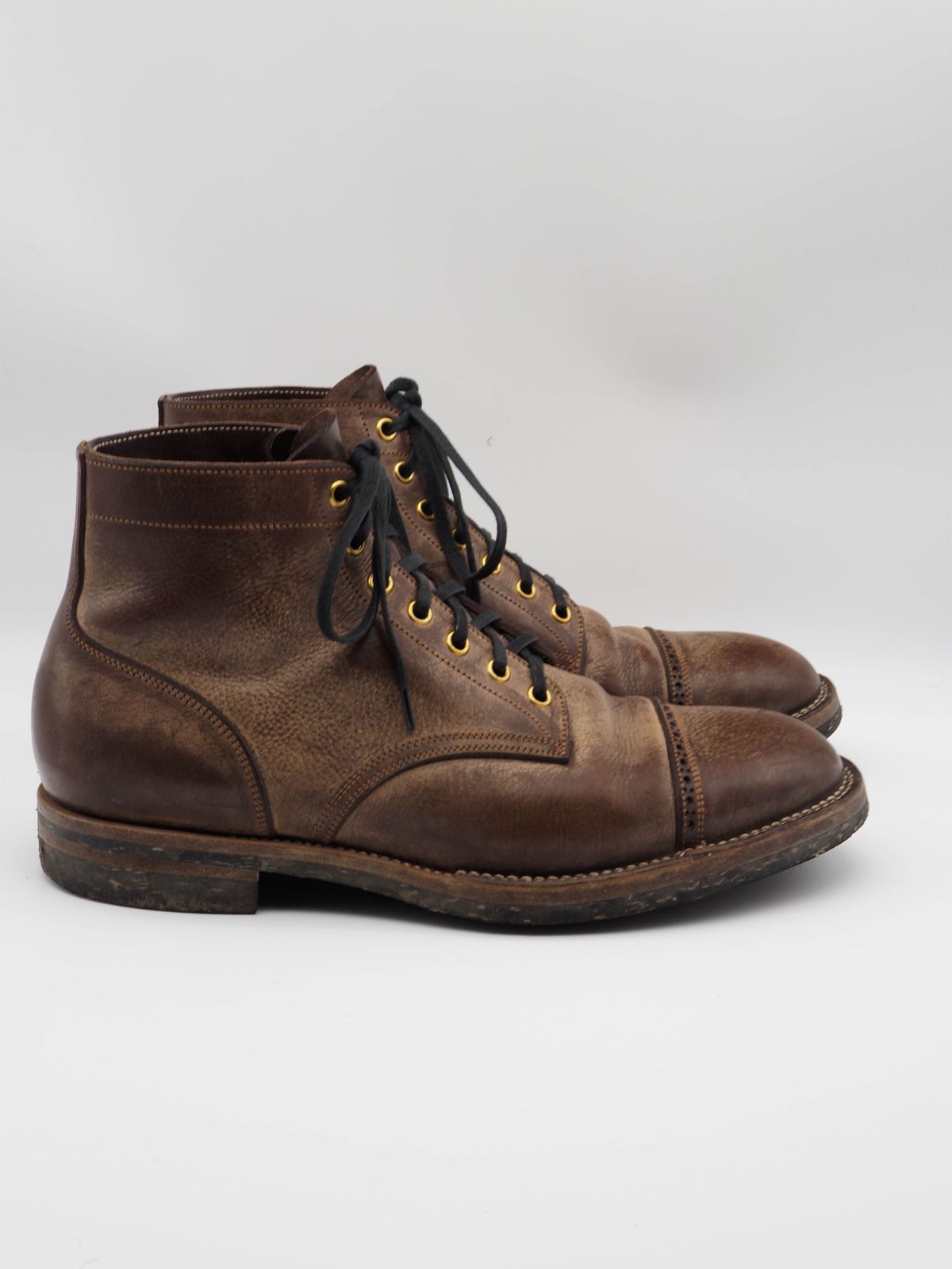 Photo by patinathunderdome on November 5, 2021 of the Iron Boots Devil Dog in Coffee Brown Italy Waxed Bullhide.
