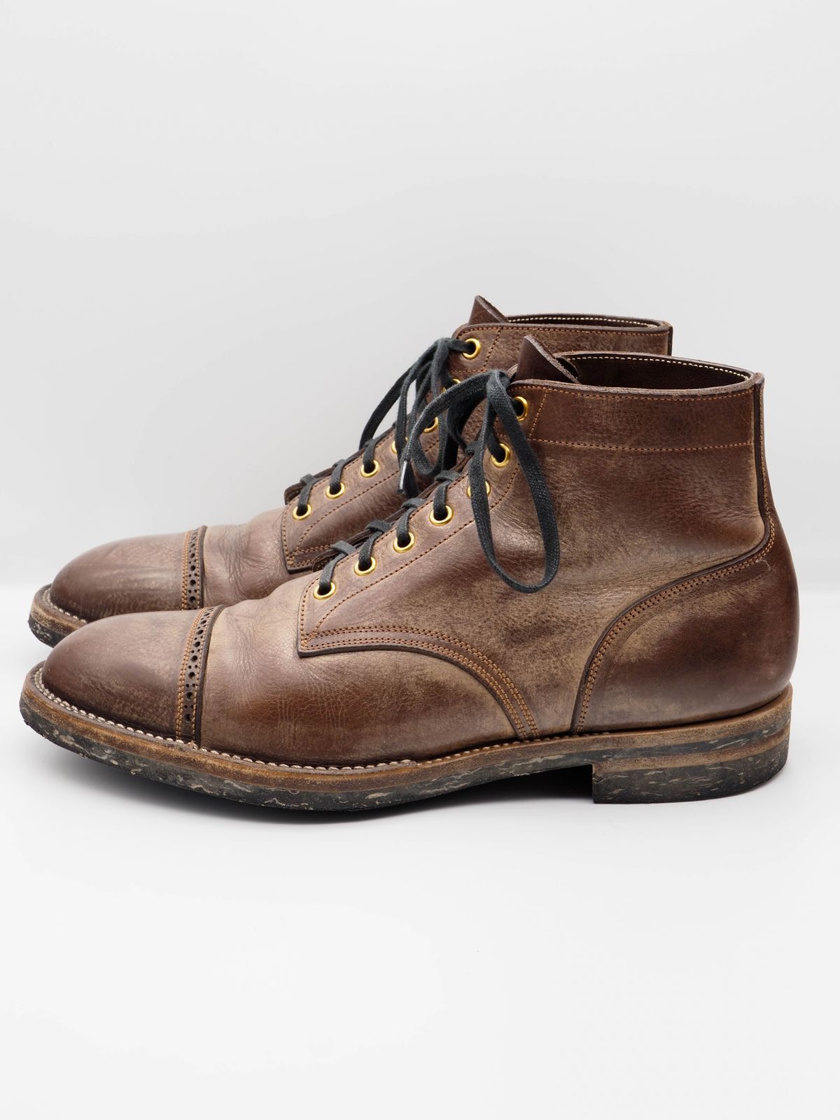 Photo by patinathunderdome on December 4, 2021 of the Iron Boots Devil Dog in Coffee Brown Italy Waxed Bullhide.