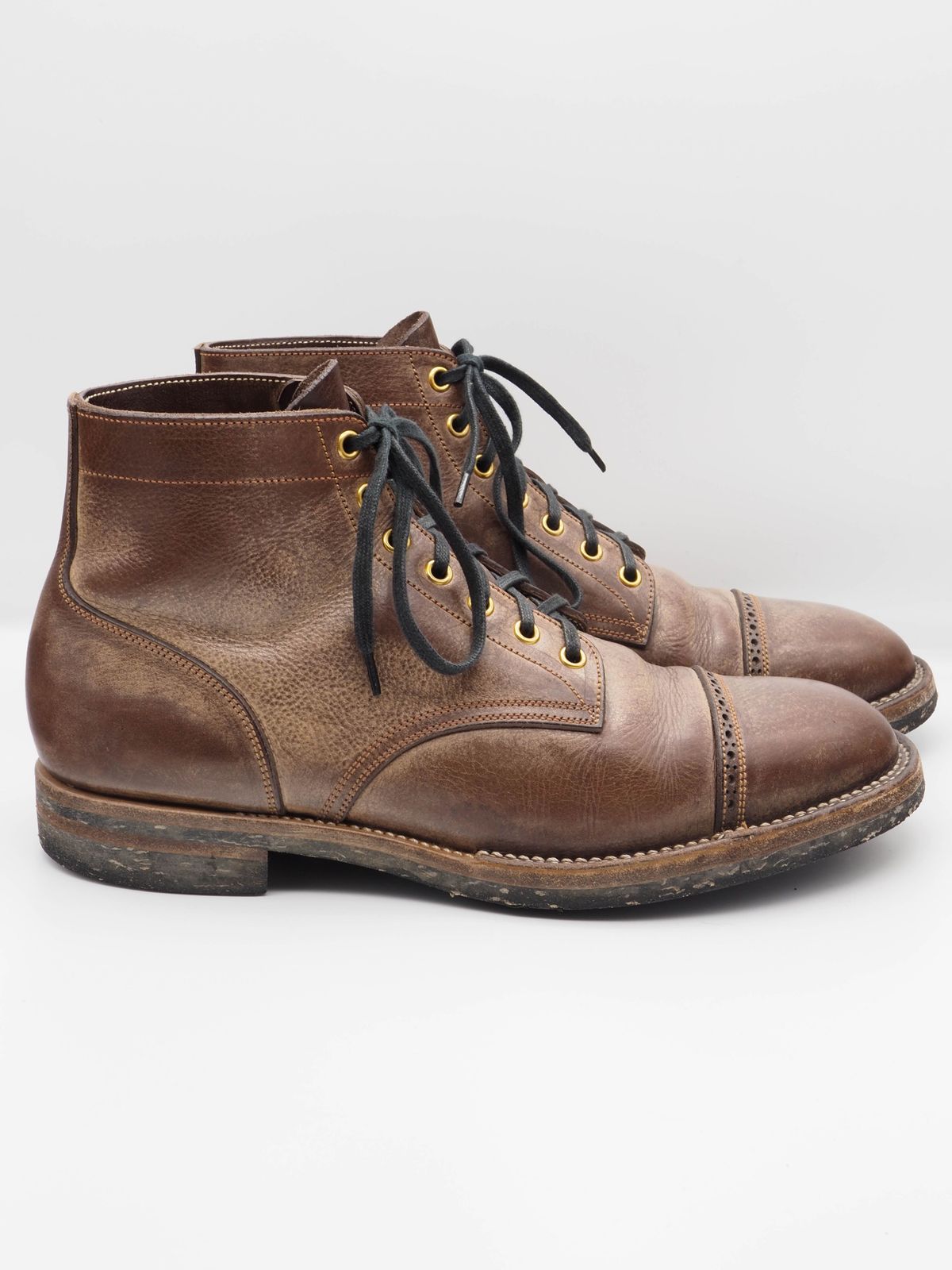 Photo by patinathunderdome on December 4, 2021 of the Iron Boots Devil Dog in Coffee Brown Italy Waxed Bullhide.