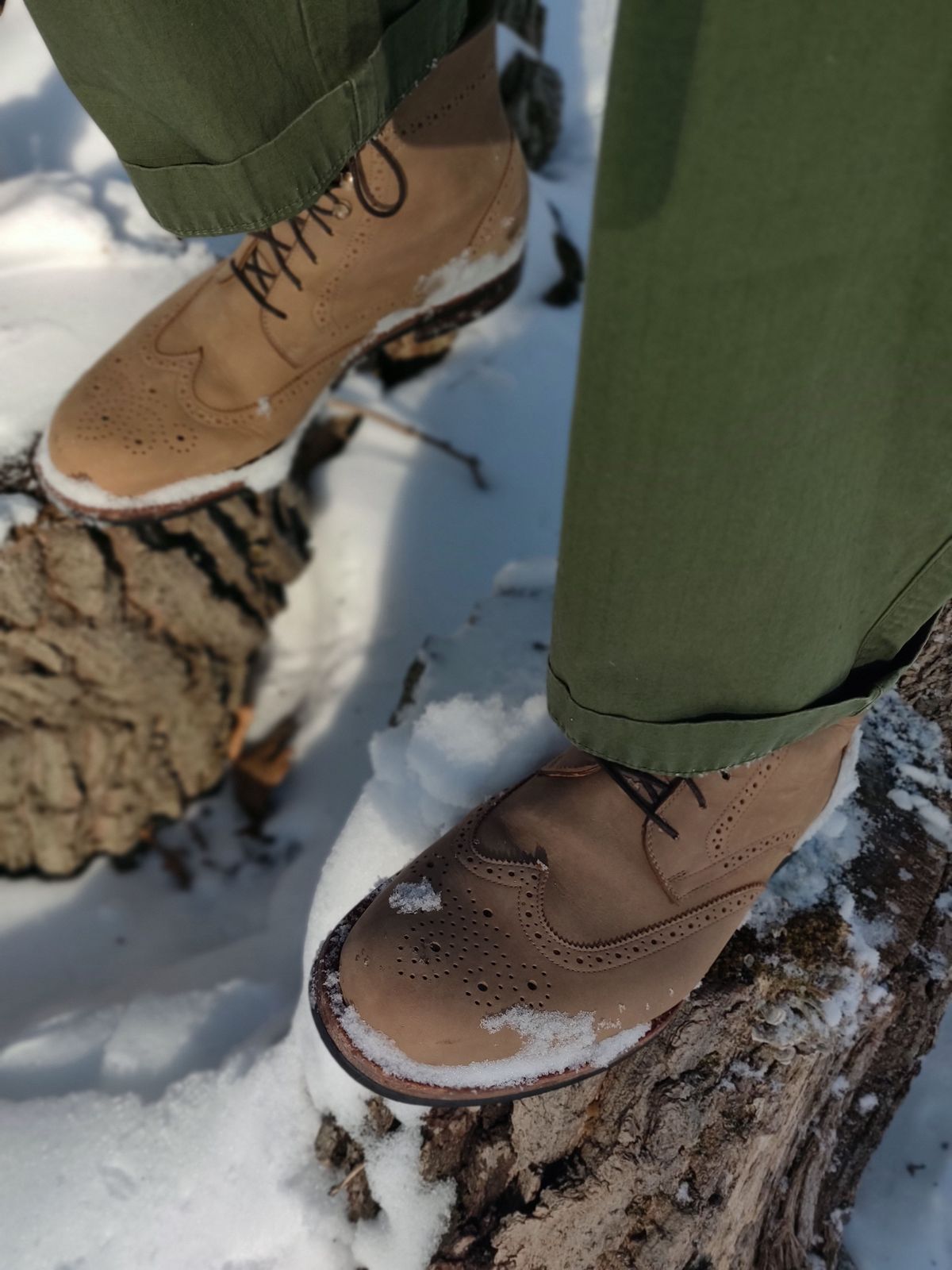 Photo by patinathunderdome on February 1, 2022 of the Beckett Simonon Nolan Brogue Boots in Walnut Nubuck.