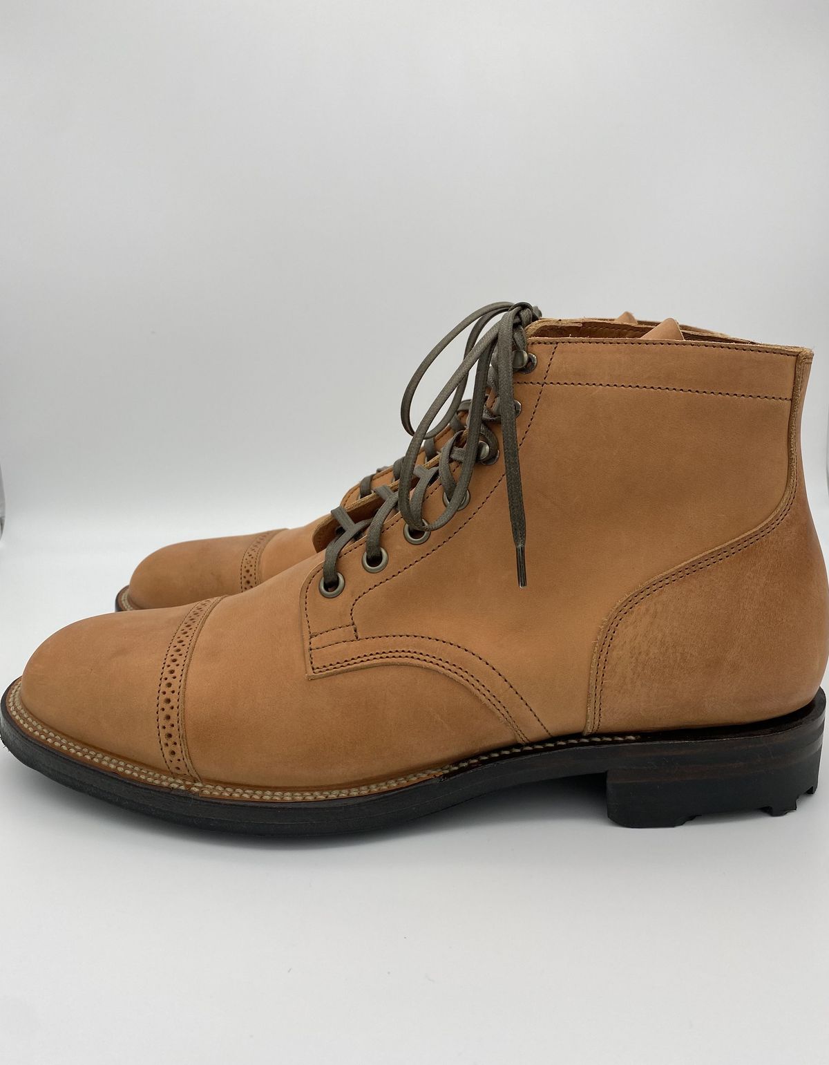 Photo by patinathunderdome on September 30, 2021 of the Viberg Service Boot in Maryam Used Cuoio Vitello Calf.