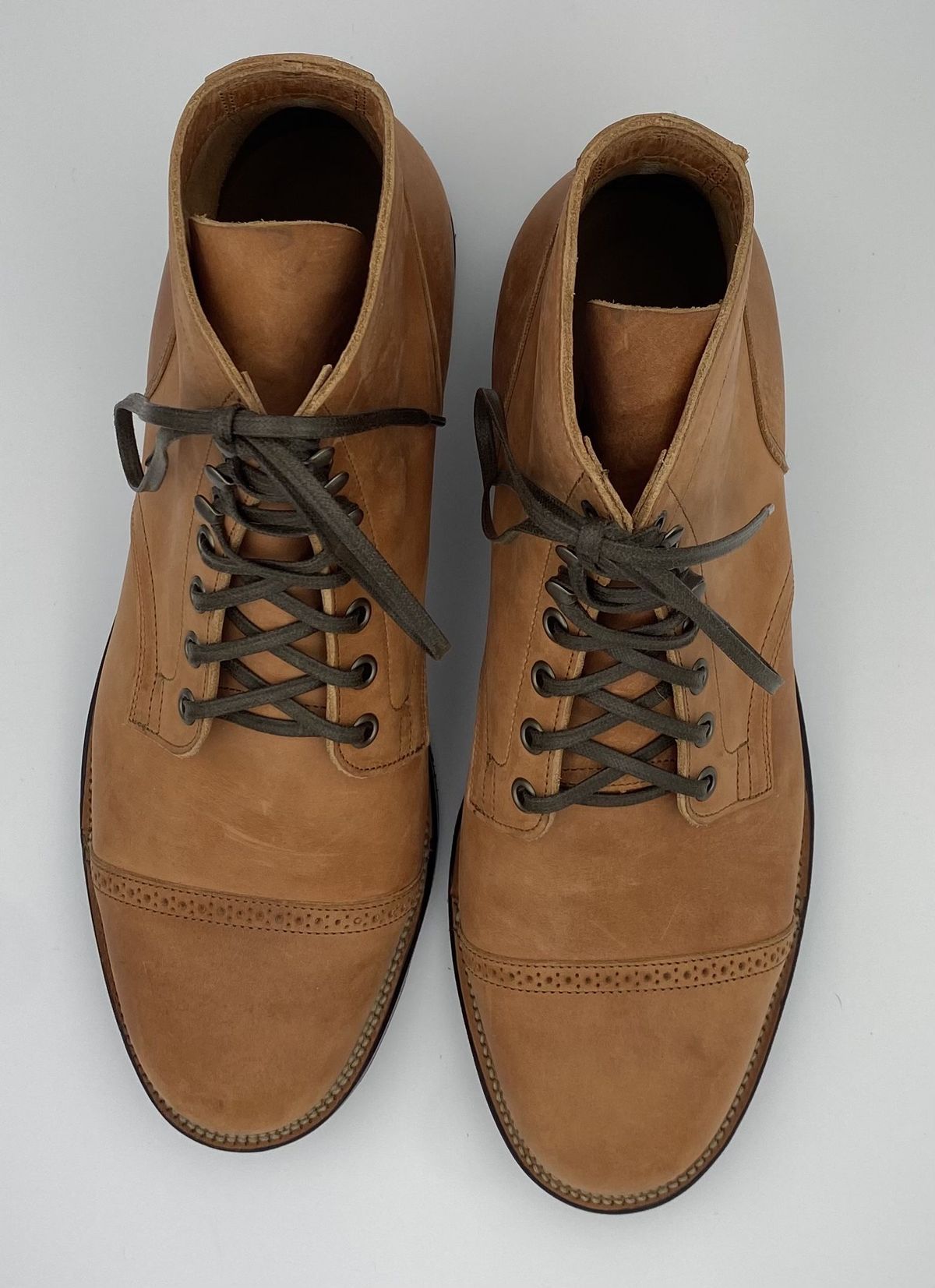 Photo by patinathunderdome on September 30, 2021 of the Viberg Service Boot in Maryam Used Cuoio Vitello Calf.
