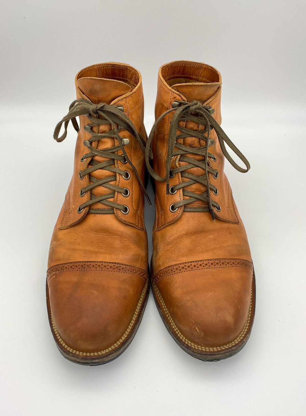 Photo by patinathunderdome on November 2, 2021 of the Viberg Service Boot in Maryam Used Cuoio Vitello Calf.