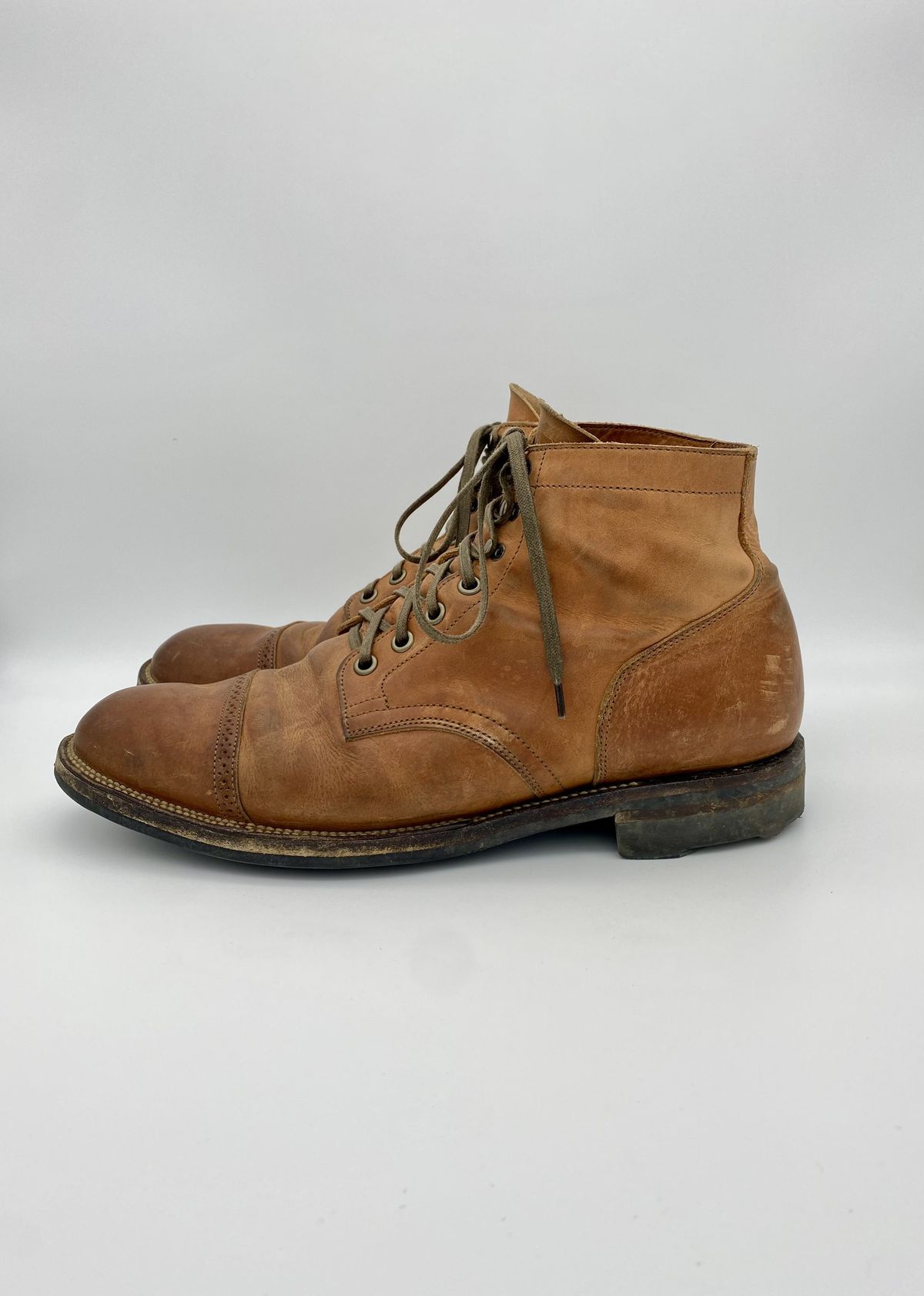 Photo by patinathunderdome on December 2, 2021 of the Viberg Service Boot in Maryam Used Cuoio Vitello Calf.