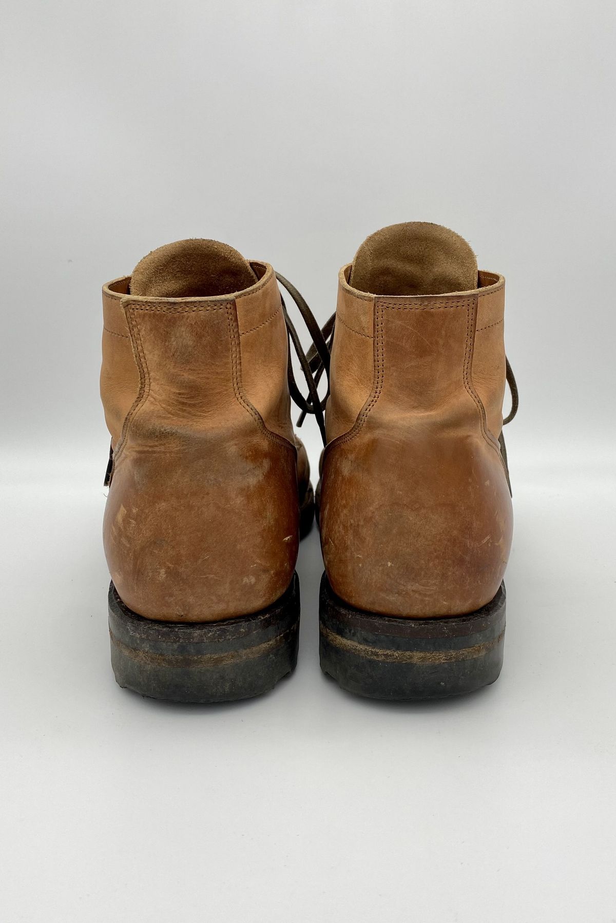 Photo by patinathunderdome on December 2, 2021 of the Viberg Service Boot in Maryam Used Cuoio Vitello Calf.