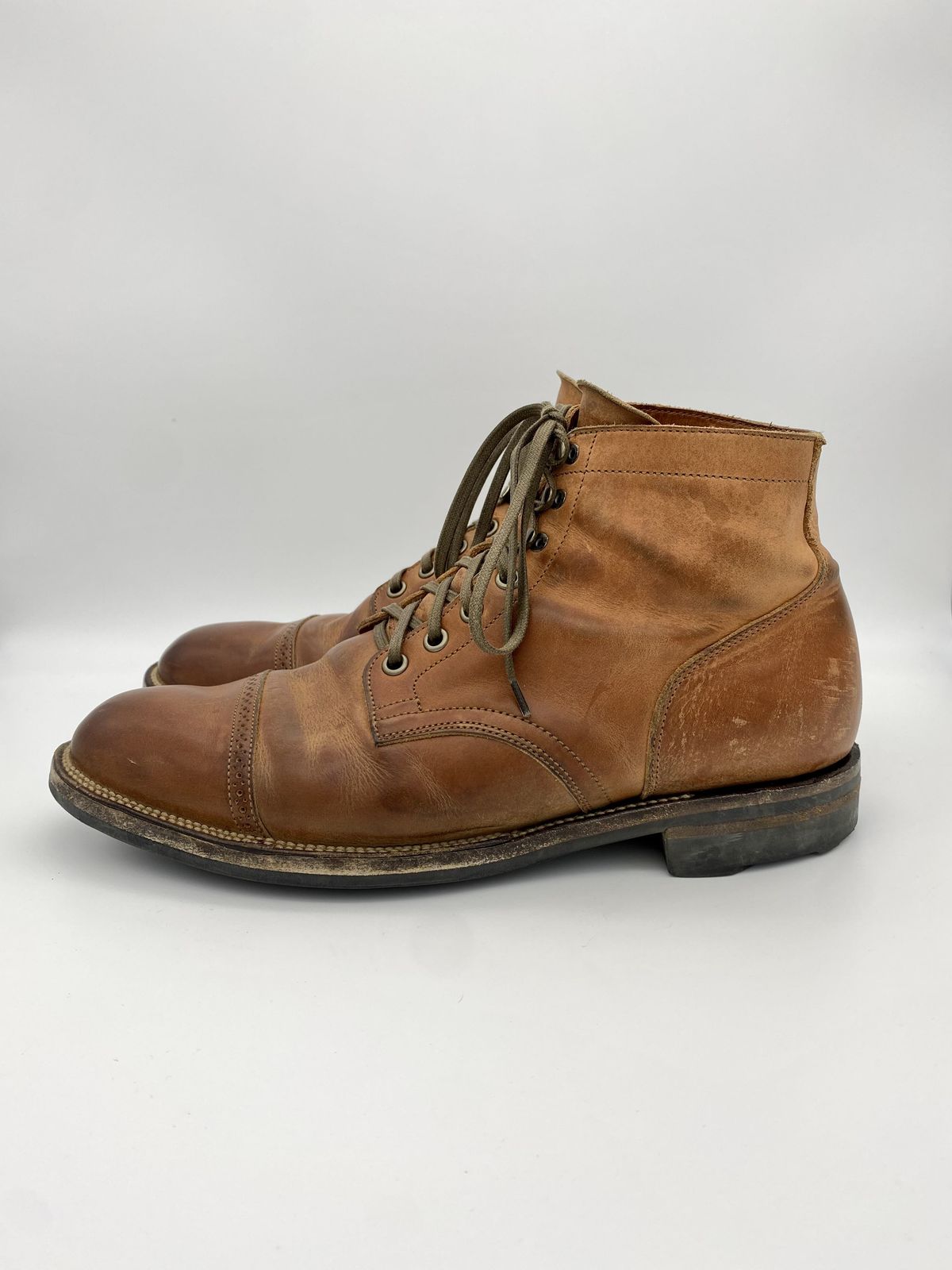 Photo by patinathunderdome on January 2, 2022 of the Viberg Service Boot in Maryam Used Cuoio Vitello Calf.