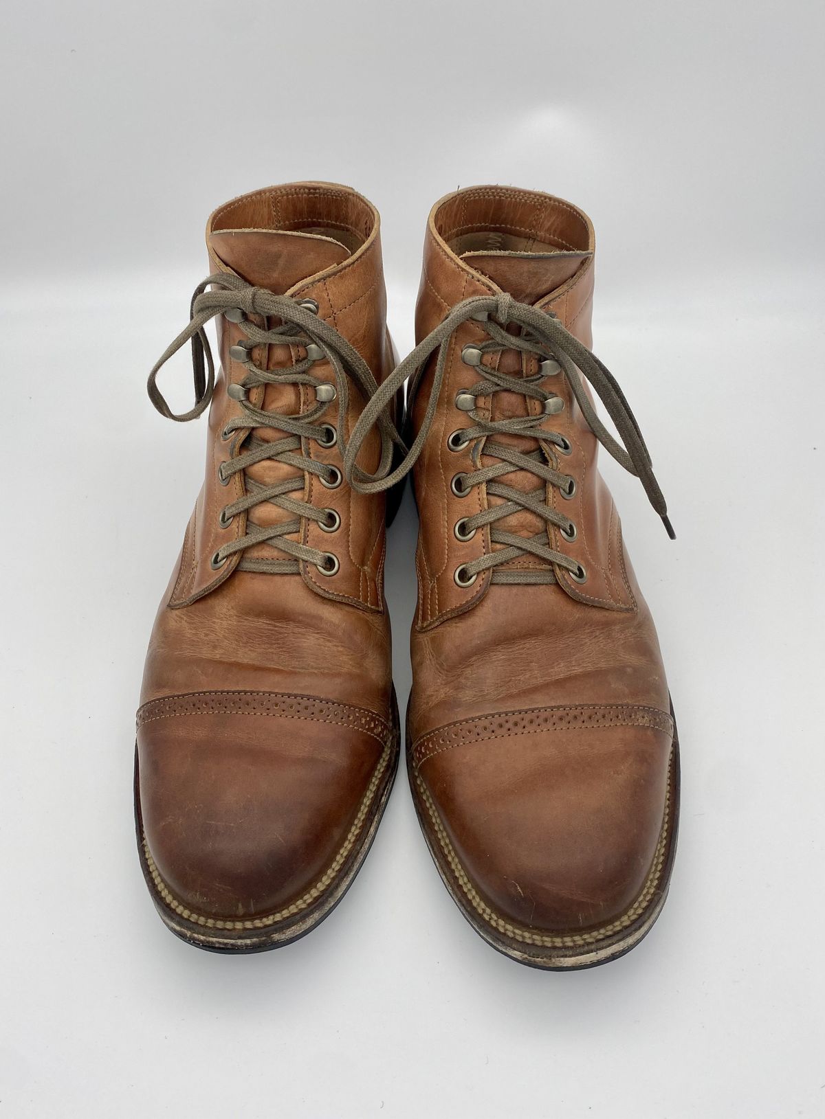 Photo by patinathunderdome on February 5, 2022 of the Viberg Service Boot in Maryam Used Cuoio Vitello Calf.