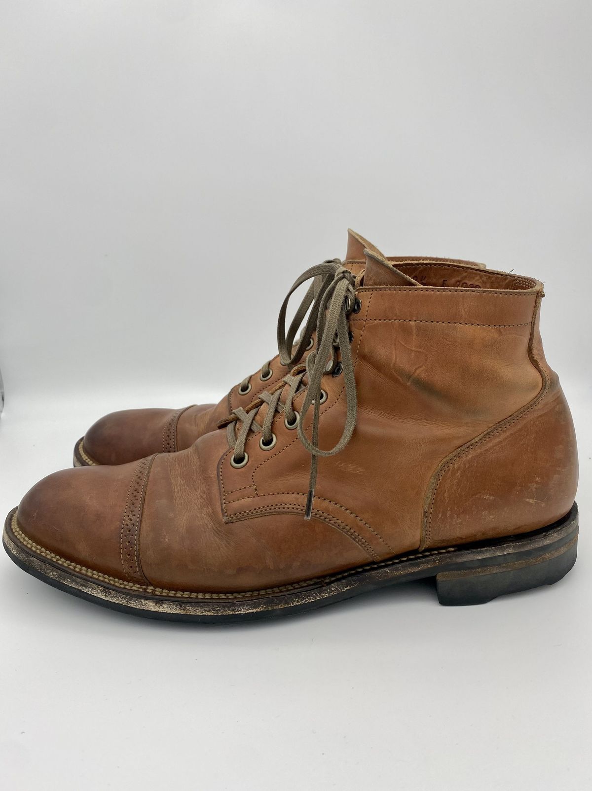 Photo by patinathunderdome on February 5, 2022 of the Viberg Service Boot in Maryam Used Cuoio Vitello Calf.