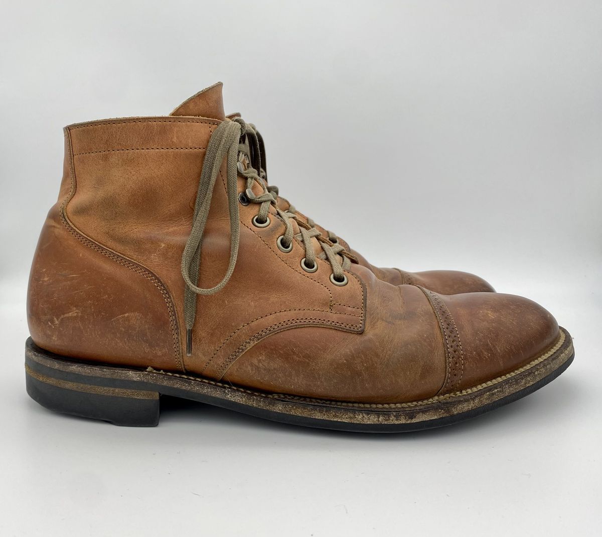 Photo by patinathunderdome on March 4, 2022 of the Viberg Service Boot in Maryam Used Cuoio Vitello Calf.