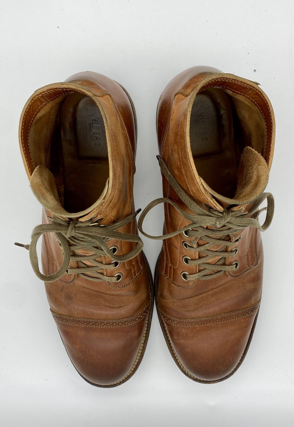 Photo by patinathunderdome on April 4, 2022 of the Viberg Service Boot in Maryam Used Cuoio Vitello Calf.