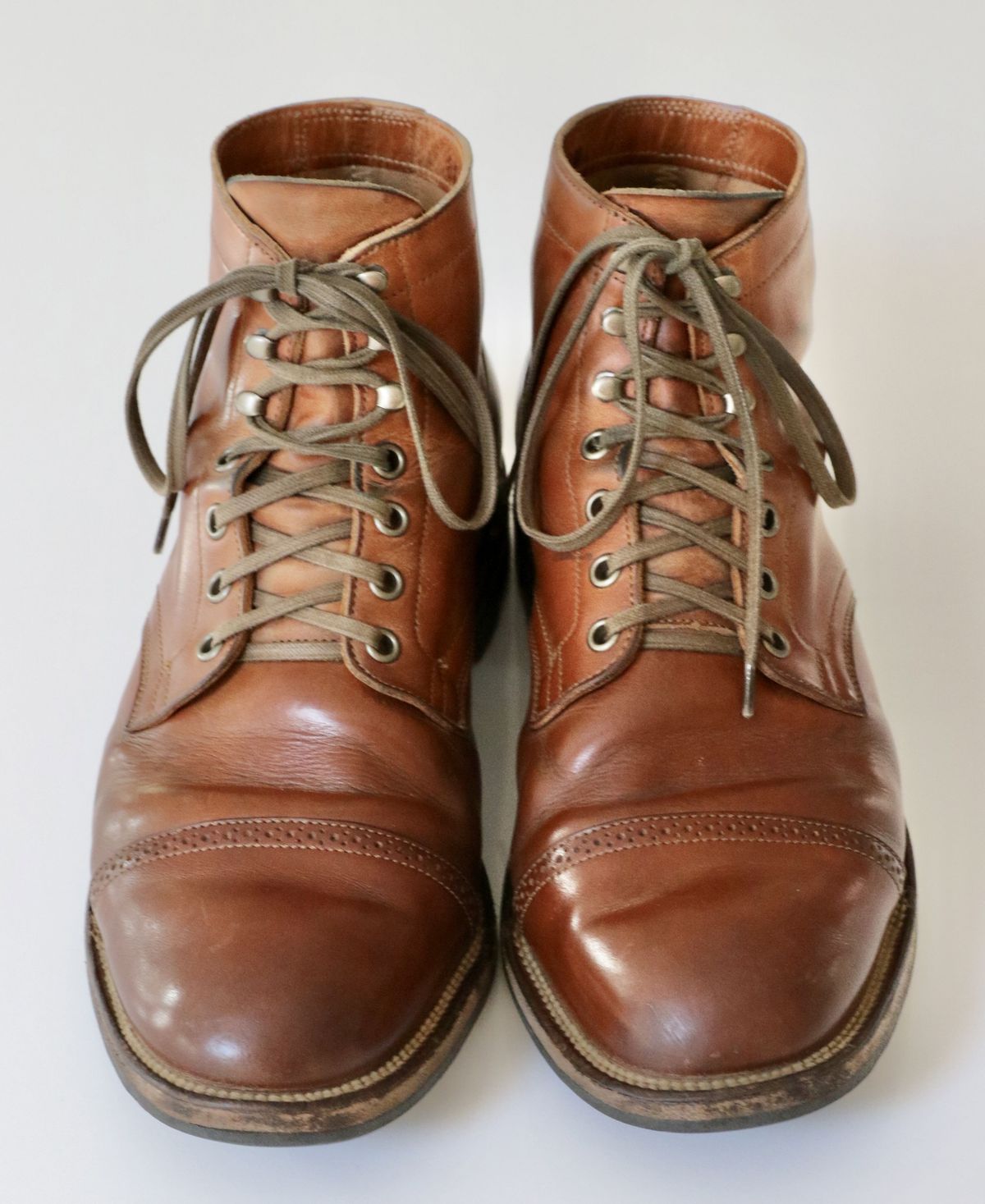 Photo by patinathunderdome on May 1, 2022 of the Viberg Service Boot in Maryam Used Cuoio Vitello Calf.