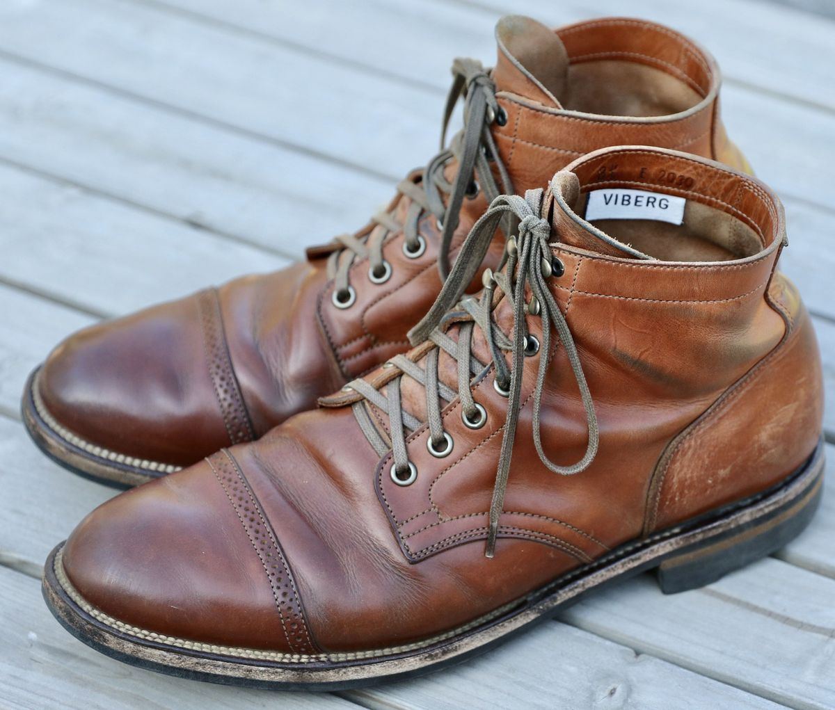 Photo by patinathunderdome on May 1, 2022 of the Viberg Service Boot in Maryam Used Cuoio Vitello Calf.