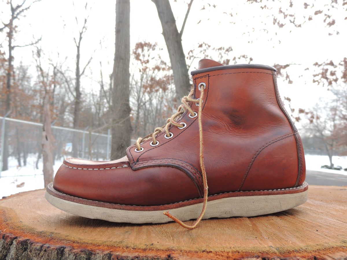 Photo by patinathunderdome on February 2, 2022 of the Red Wing 6-Inch Classic Moc in S.B. Foot Oro Legacy.
