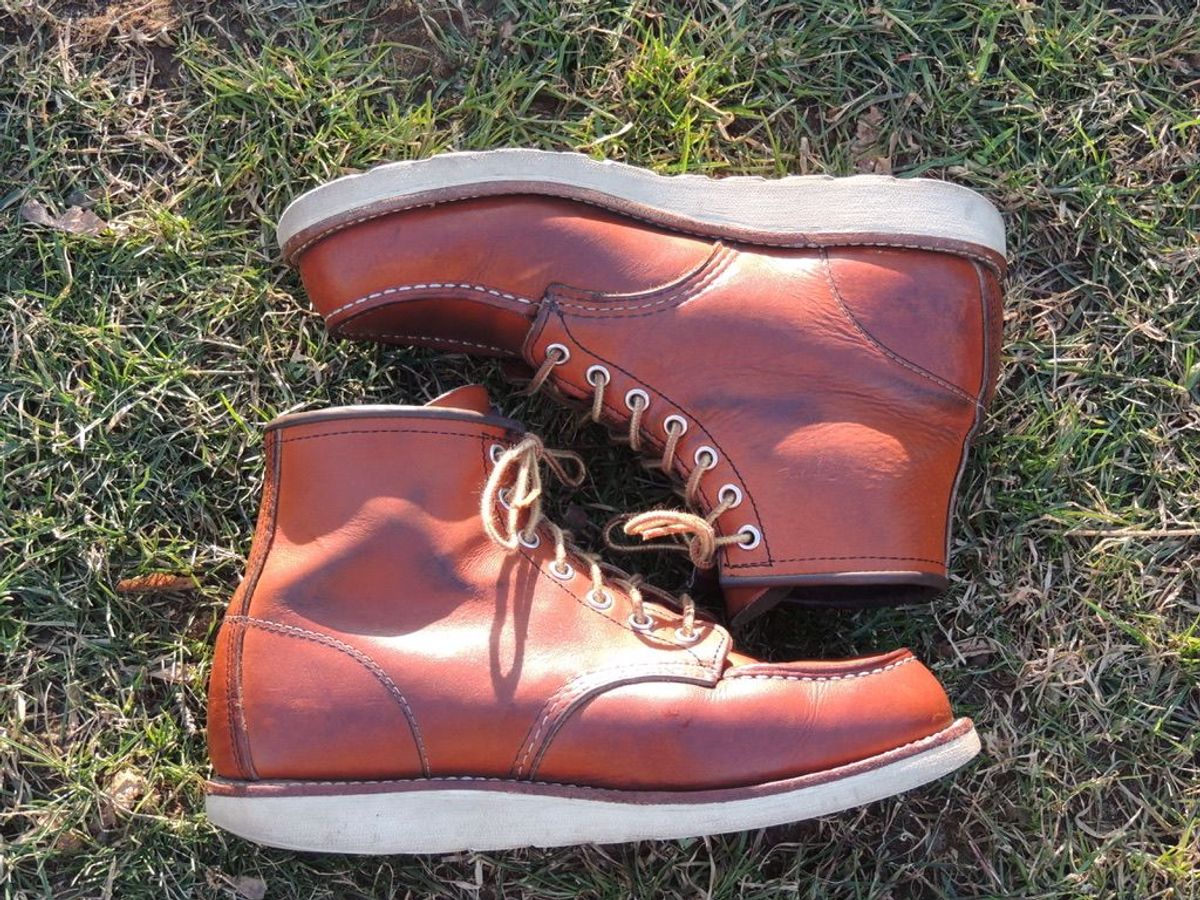 Photo by patinathunderdome on March 1, 2022 of the Red Wing 6-Inch Classic Moc in S.B. Foot Oro Legacy.