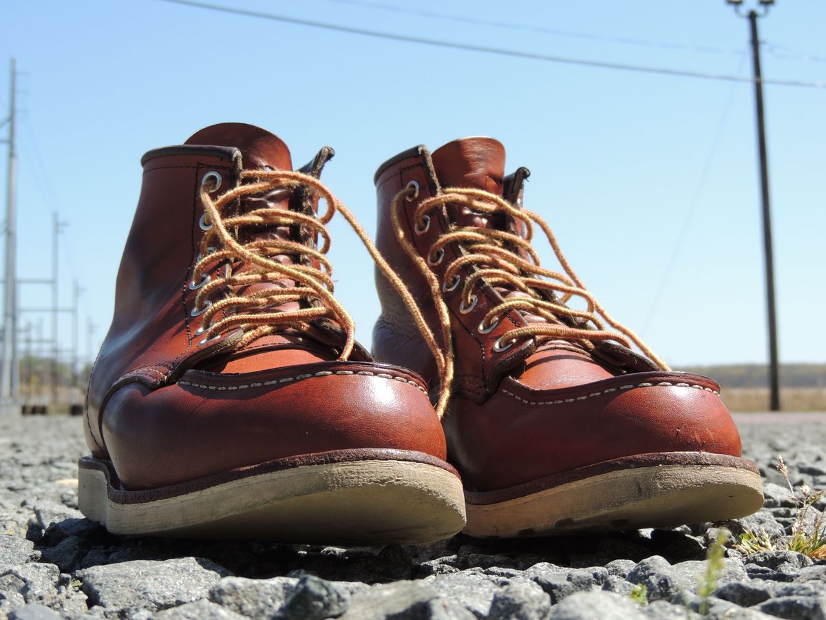 Photo by patinathunderdome on May 2, 2022 of the Red Wing 6-Inch Classic Moc in S.B. Foot Oro Legacy.