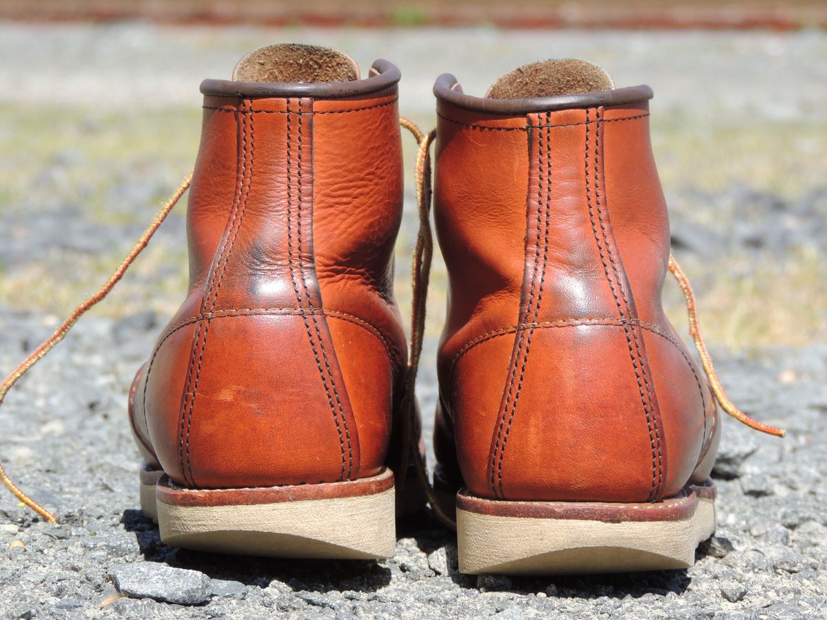 Photo by patinathunderdome on May 2, 2022 of the Red Wing 6-Inch Classic Moc in S.B. Foot Oro Legacy.