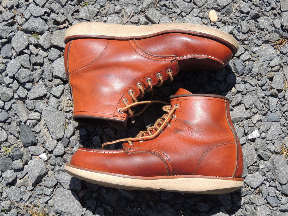 Photo by patinathunderdome on May 2, 2022 of the Red Wing 6-Inch Classic Moc in S.B. Foot Oro Legacy.