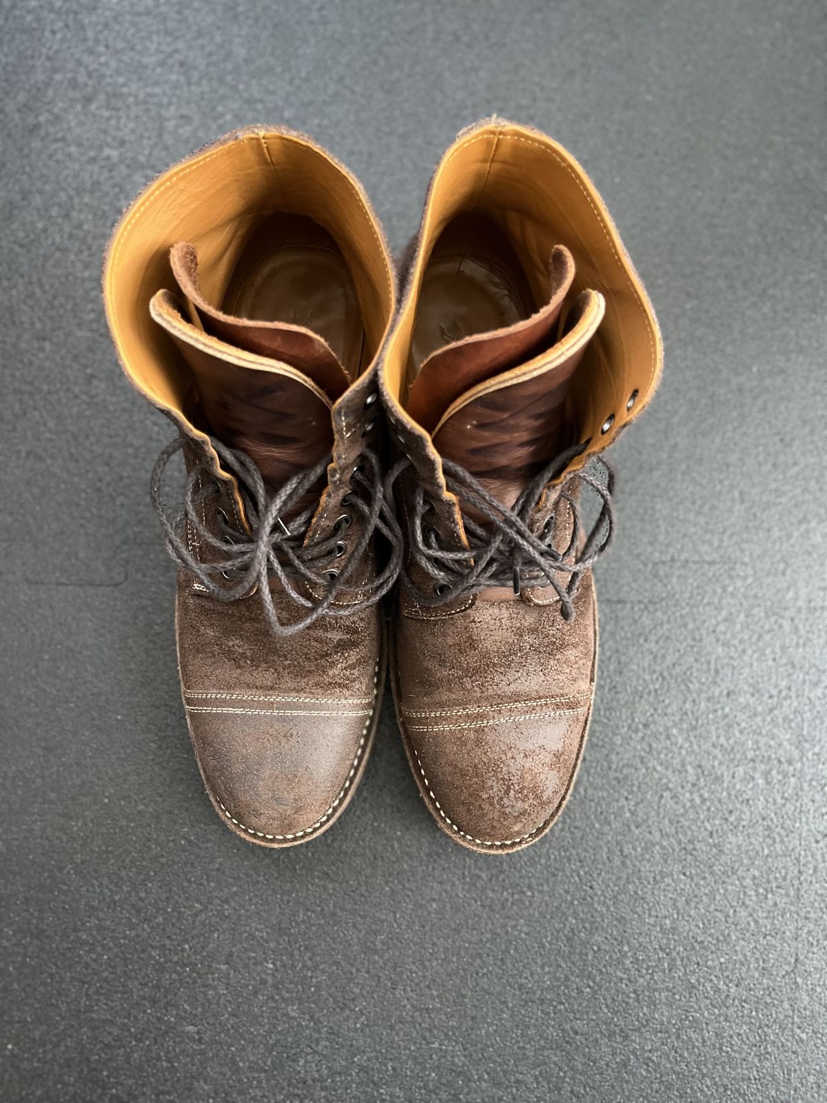Photo by patinathunderdome on April 2, 2022 of the Benzein The Catcher in Indonesian Brown Waxed Flesh.